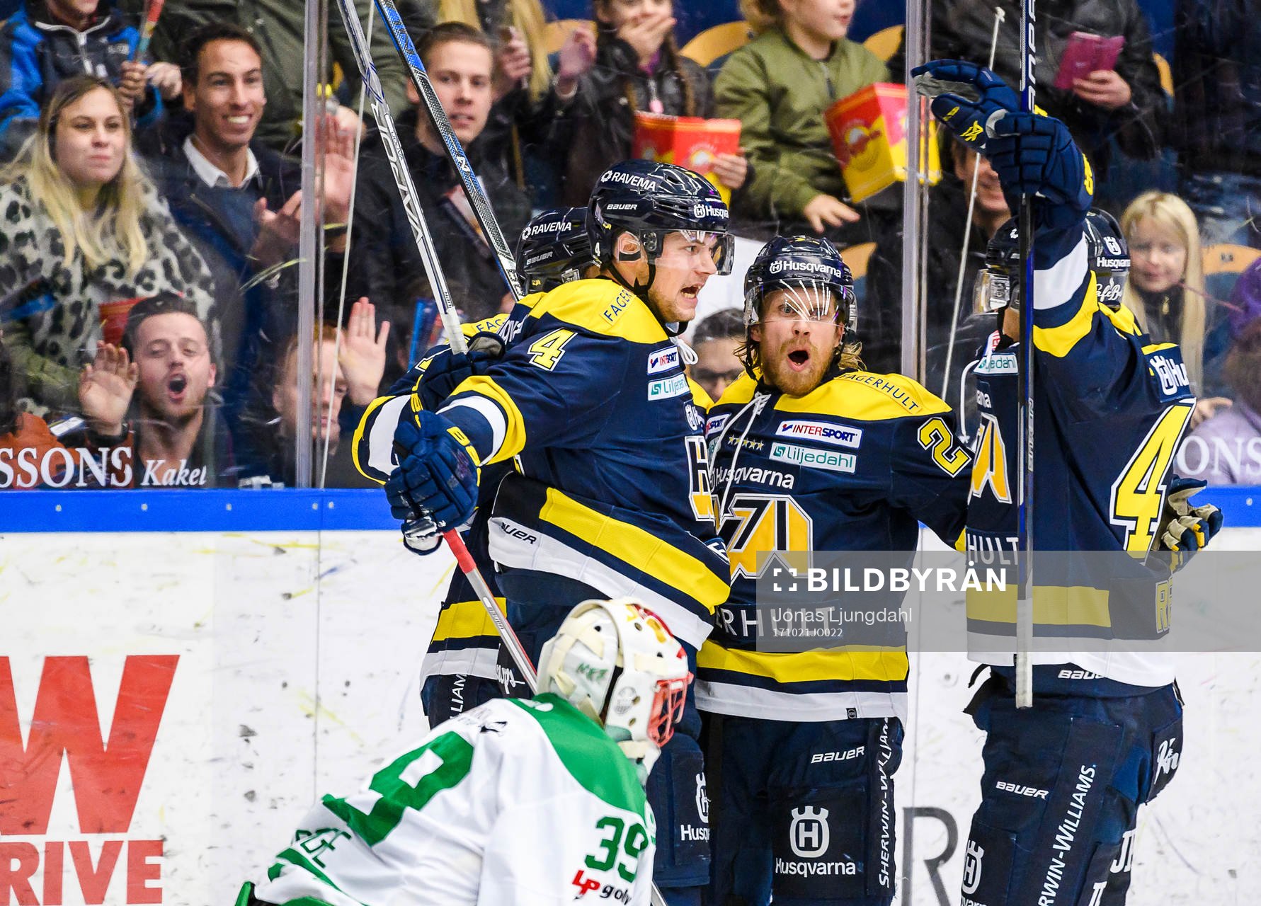 s Mattias Tedenby och Max Wärn jublar