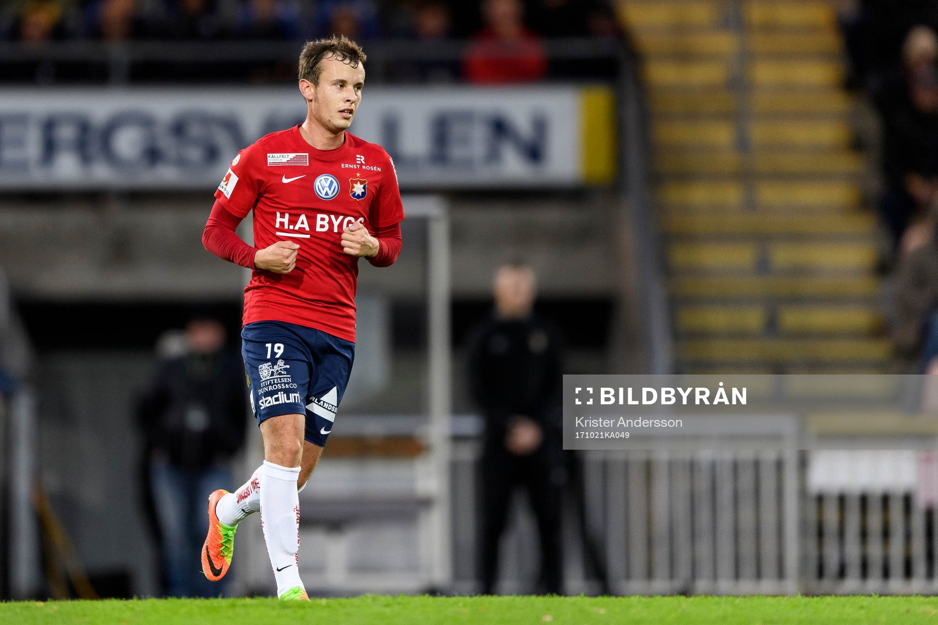 Örgrytes Rasmus Andernil Bozic under fotbollsmatchen i Superettan mellan Varberg och Örgryte den 21 oktober 2017 i Varberg.