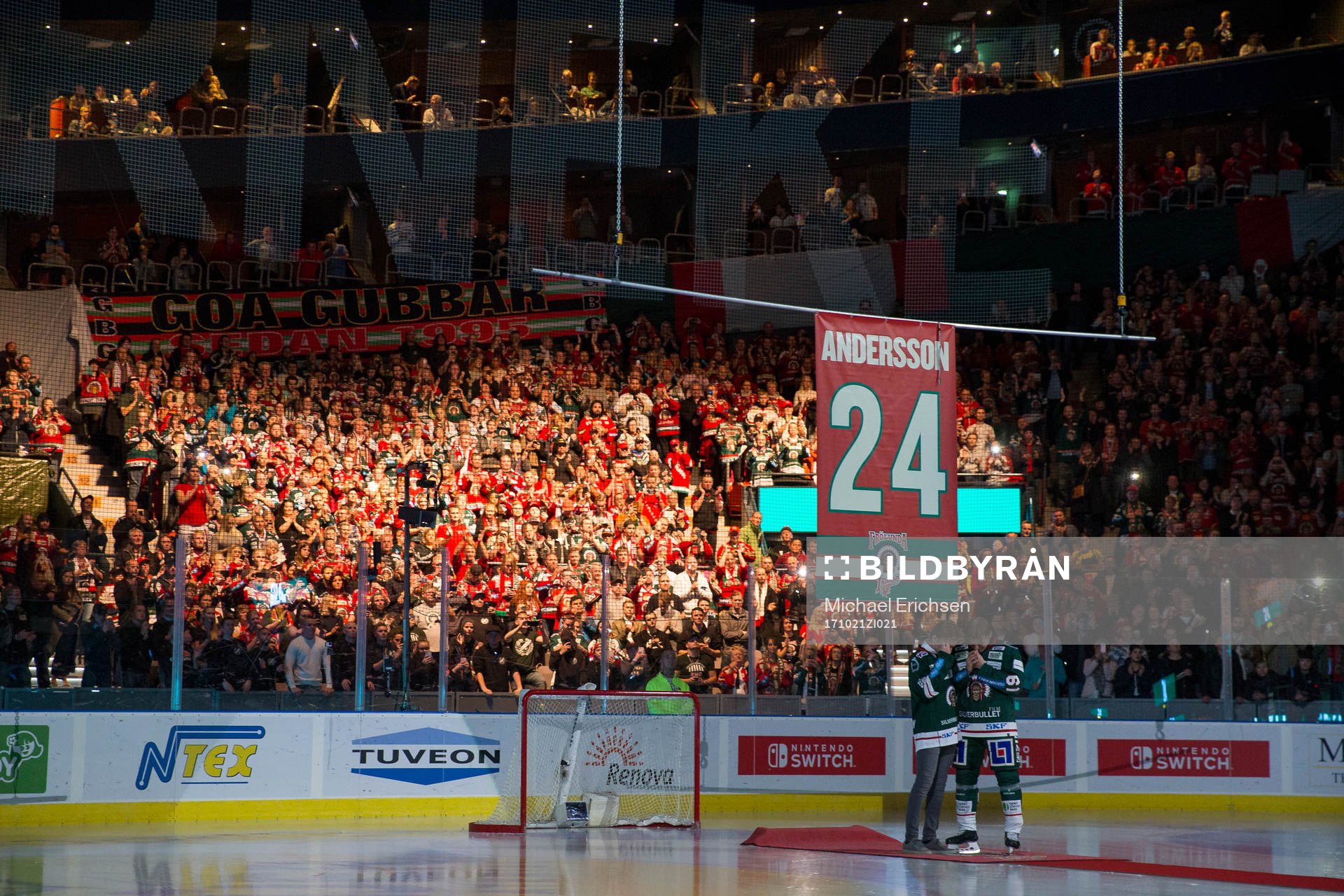 Frölundas Lias Andersson och hans bror Noah står vid