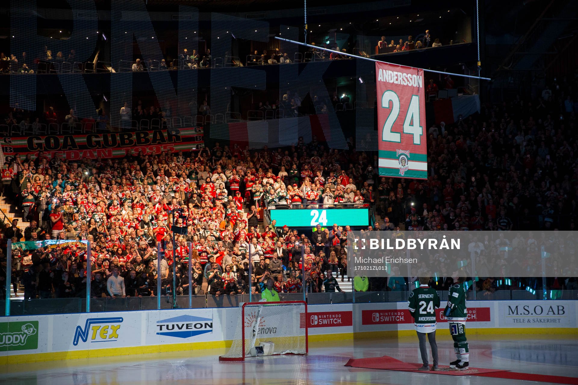 Frölundas Lias Andersson och hans bror Noah står vid