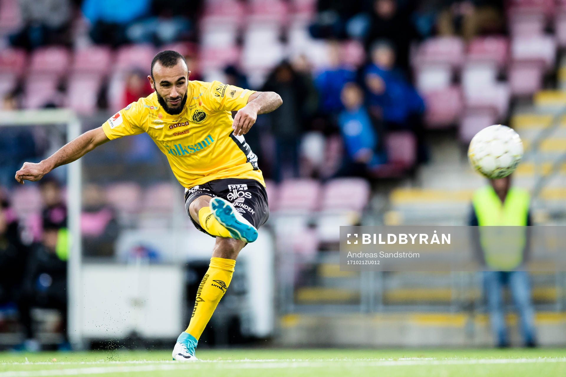 Elfsborgs Issam Jebali gör 1-2 på frispark
