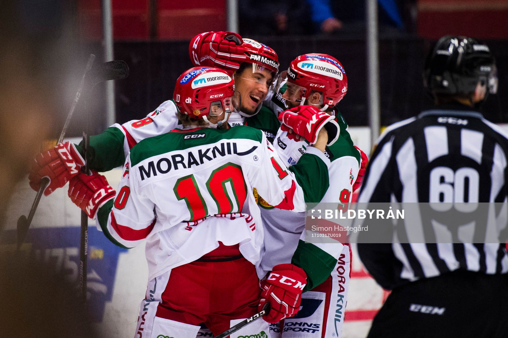 Moras spelare jublar