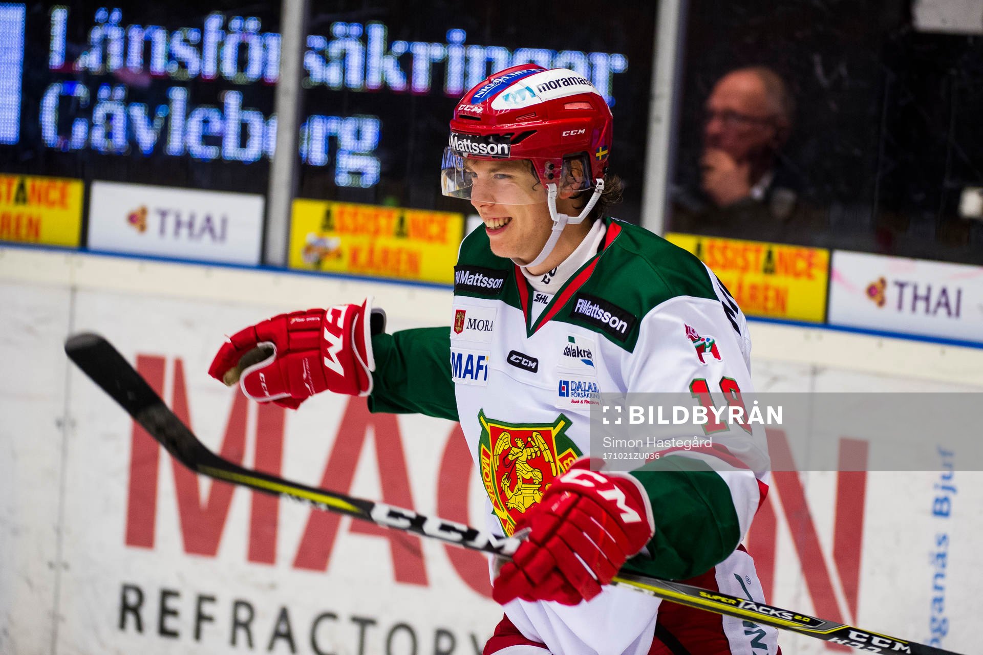 Moras Emil Aronsson jublar