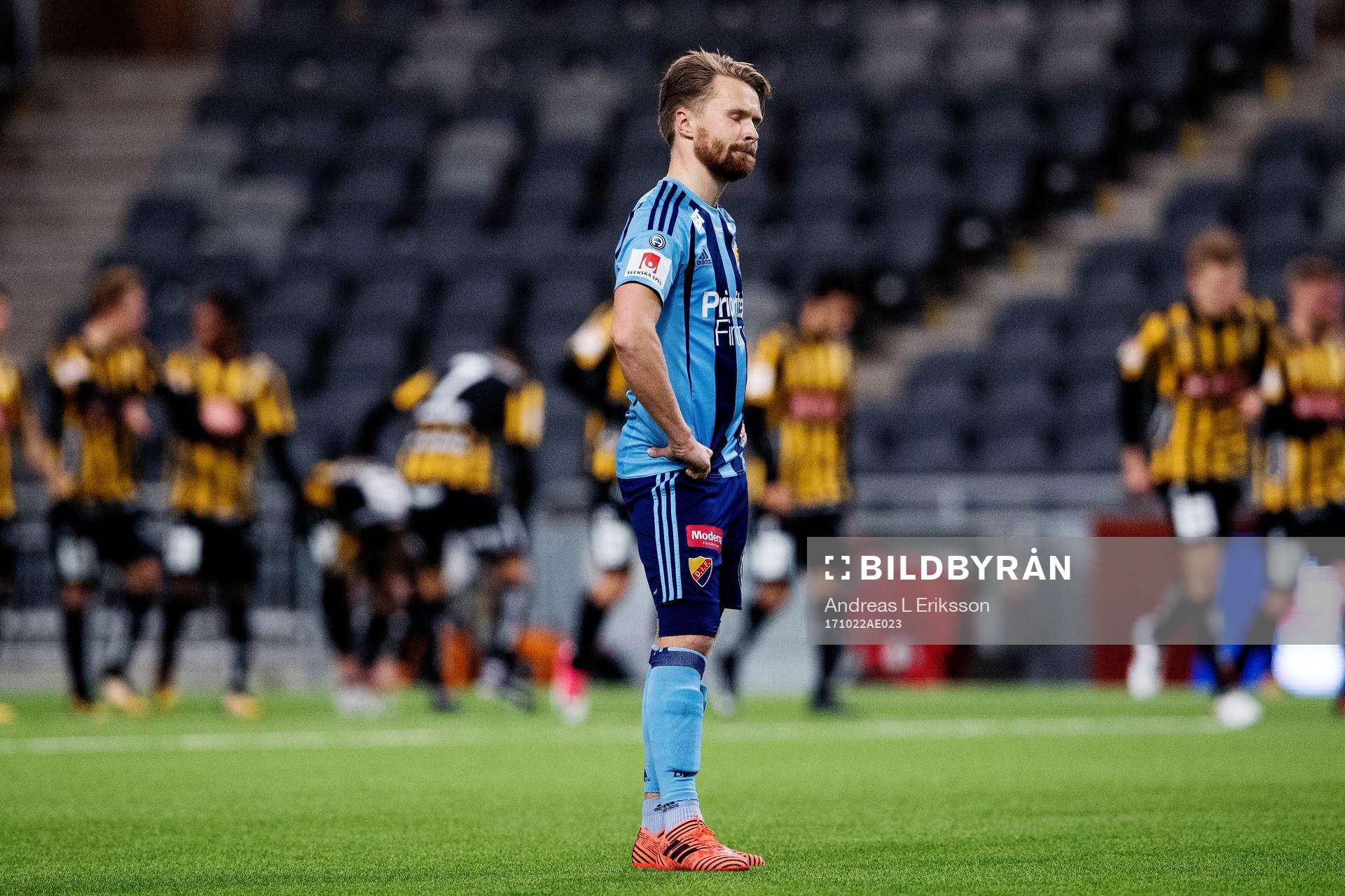 Djurgårdens Jacob Une Larsson deppar