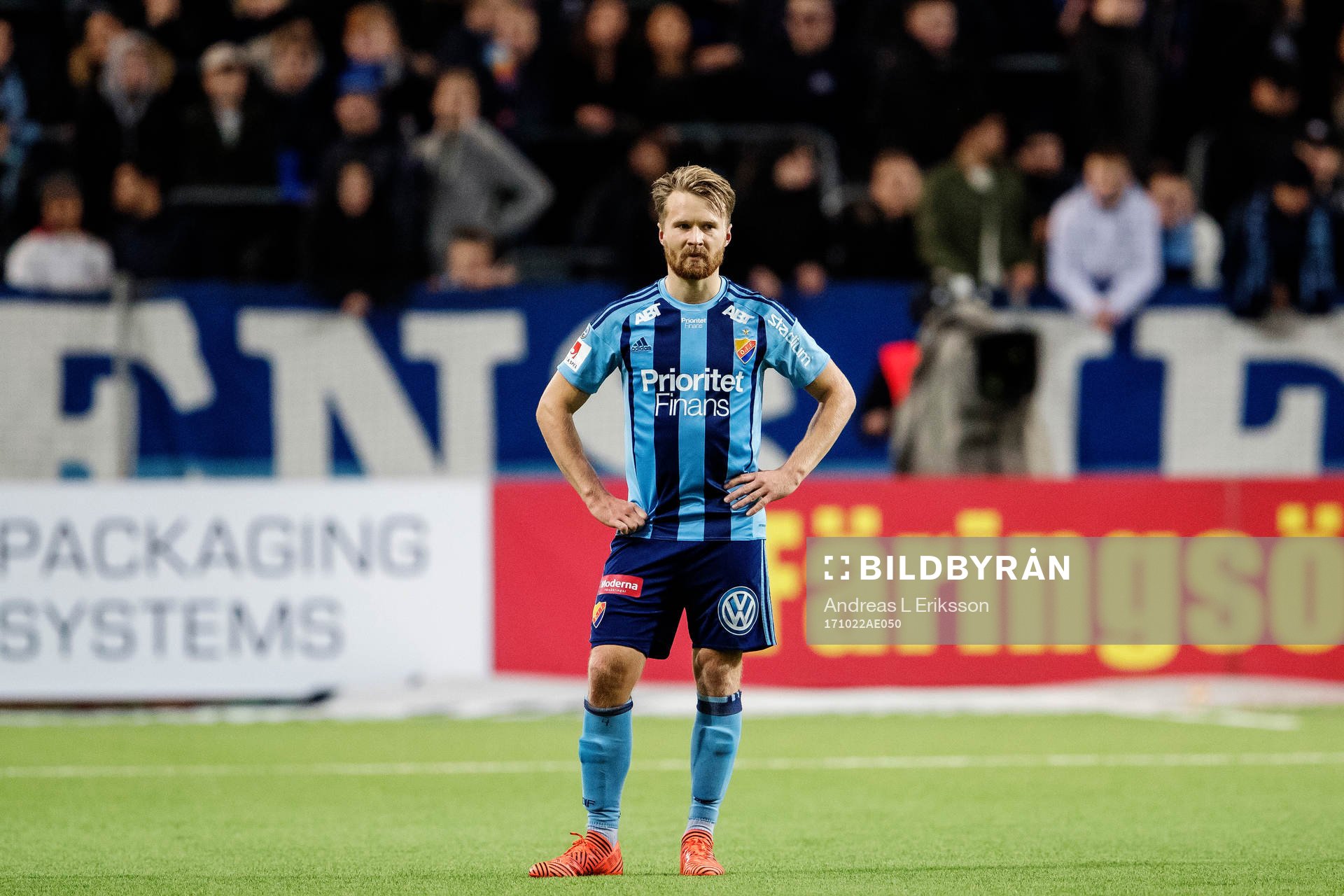 Djurgårdens Jacob Une Larsson deppar