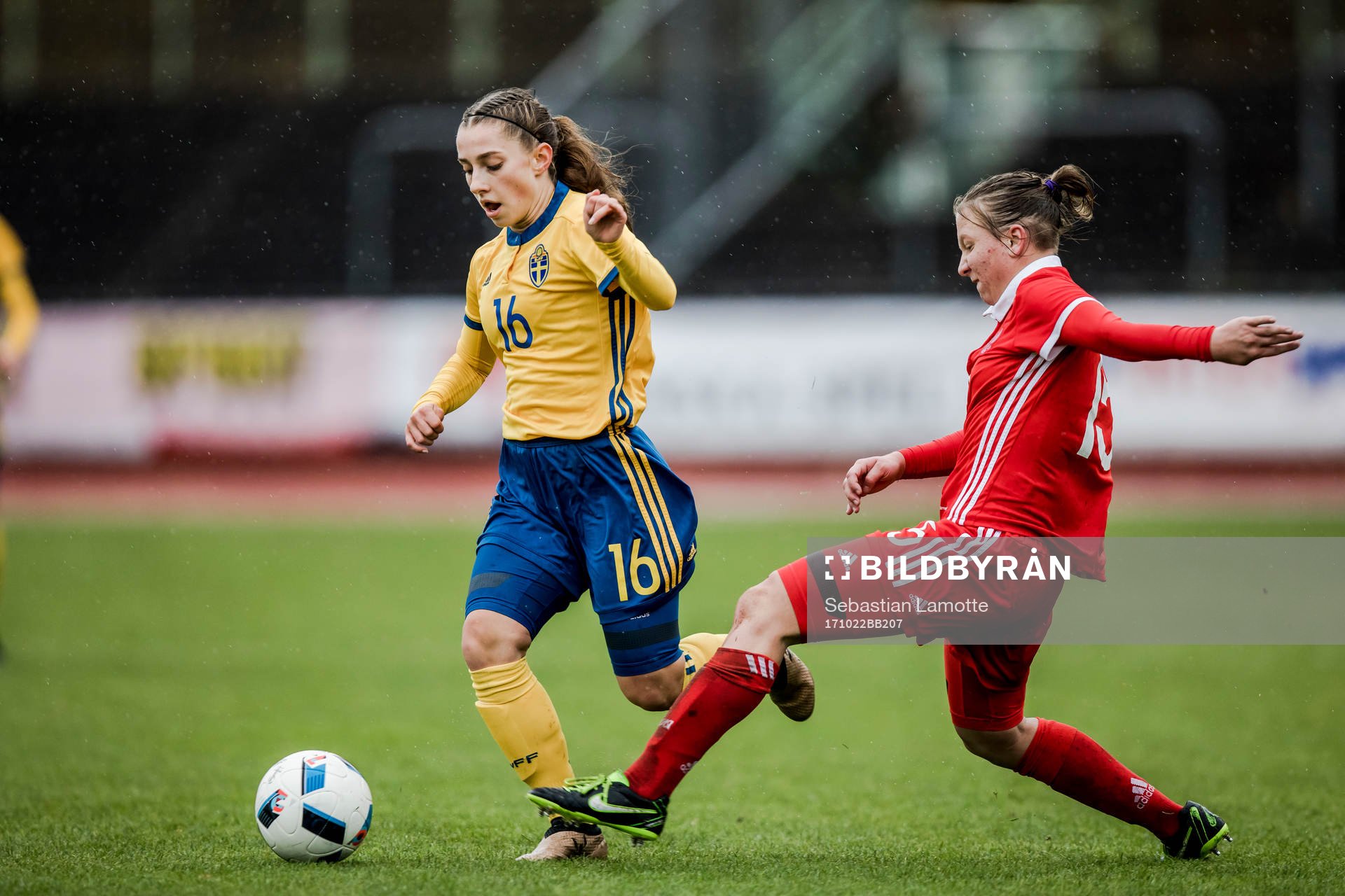 Sveriges Tilde Lindwall före Rysslands Anna Zhigulina