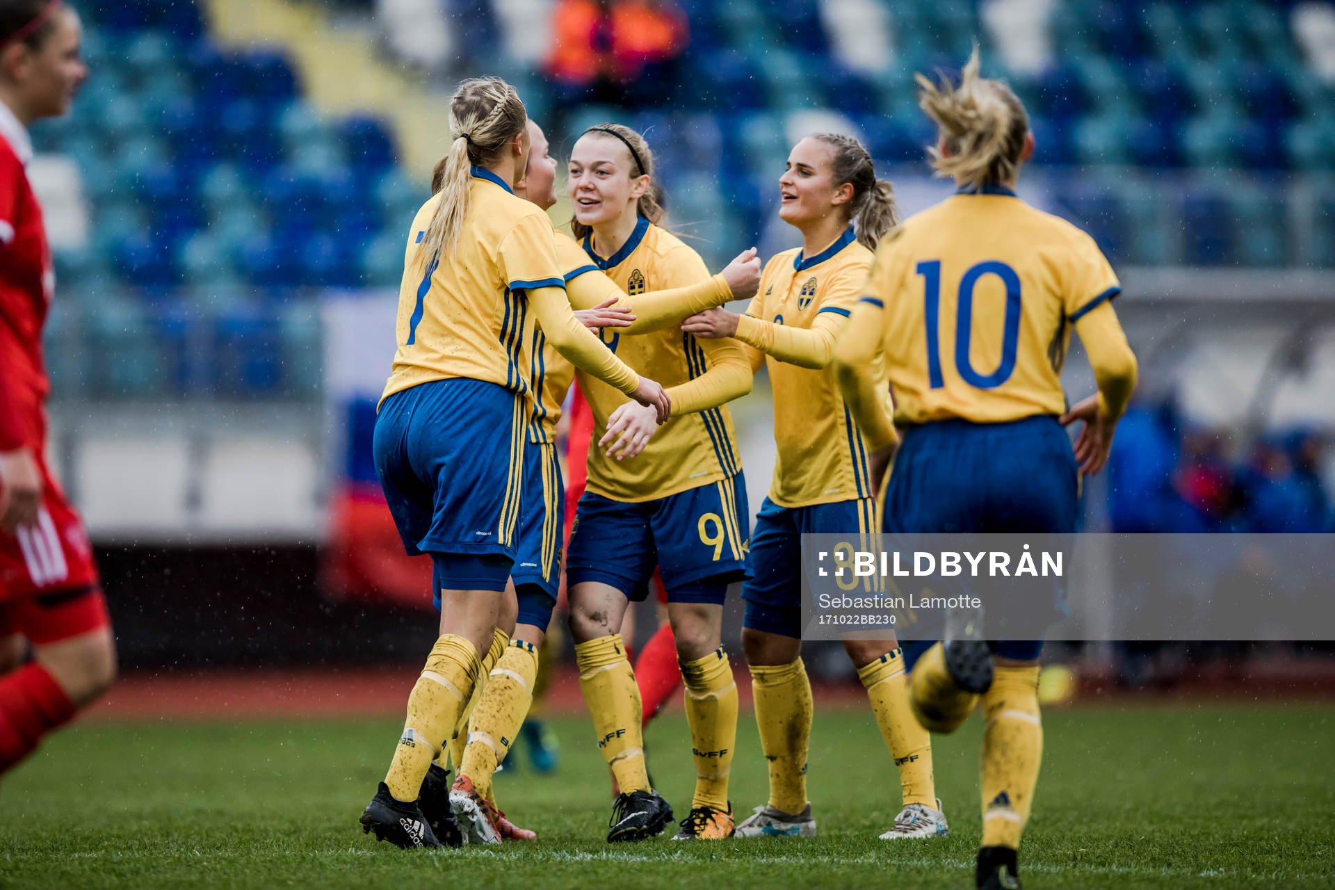 Sveriges Beata Olsson har gjort 7-0 och jublar med