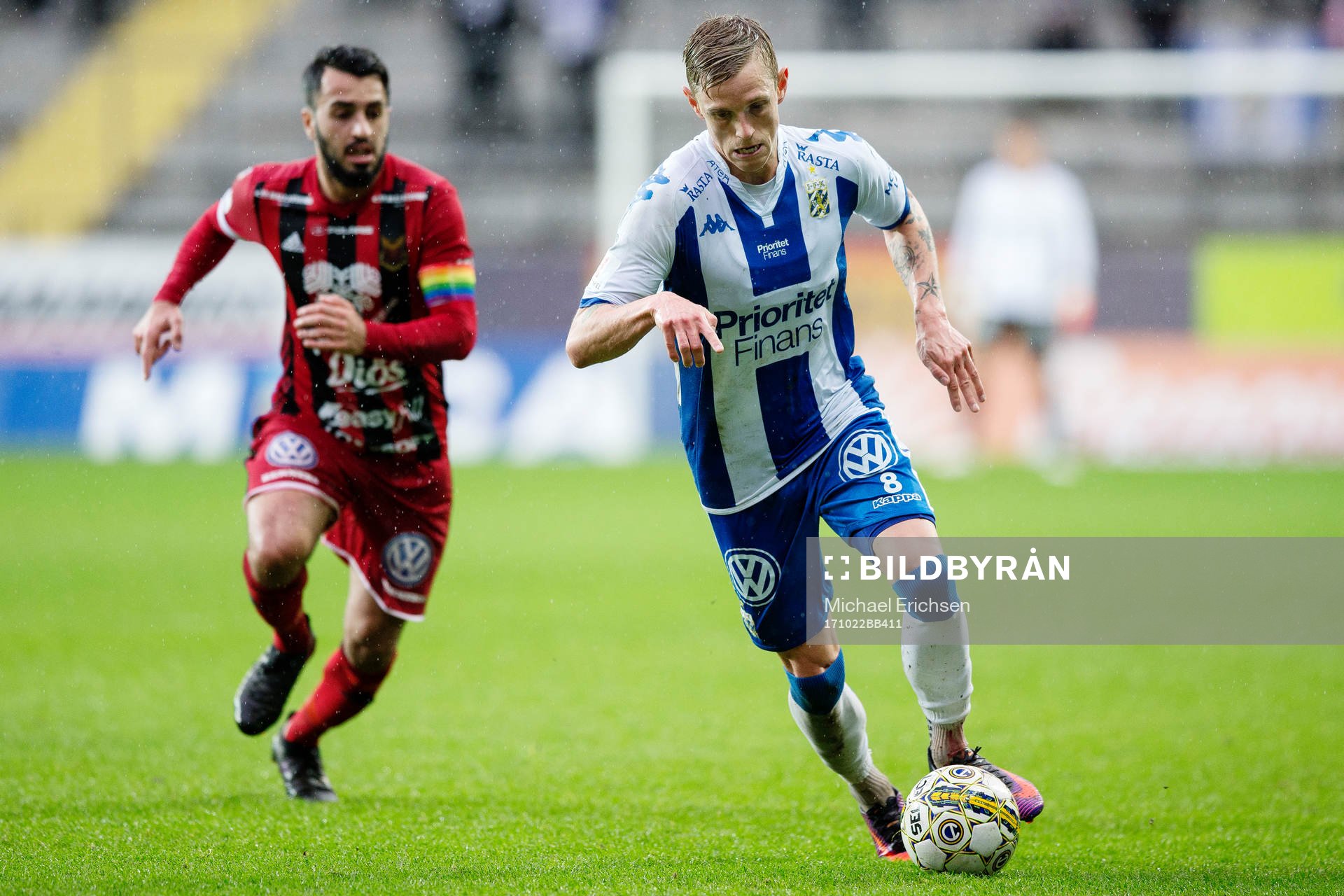 IFK Göteborgs Sören Rieks driver bollen
