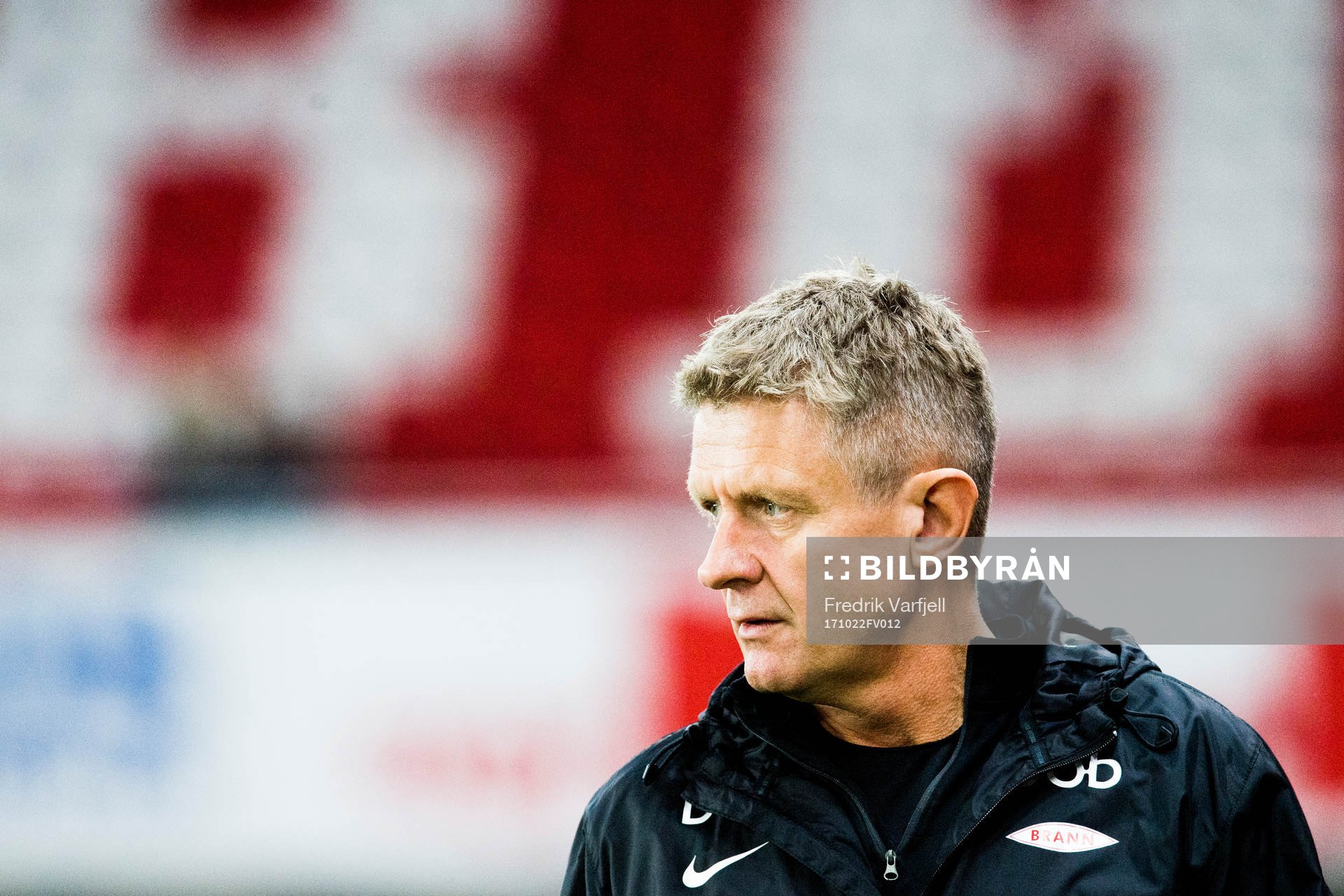 Lars Arne Nilsen, head coach of Brann, watches the warm-up
