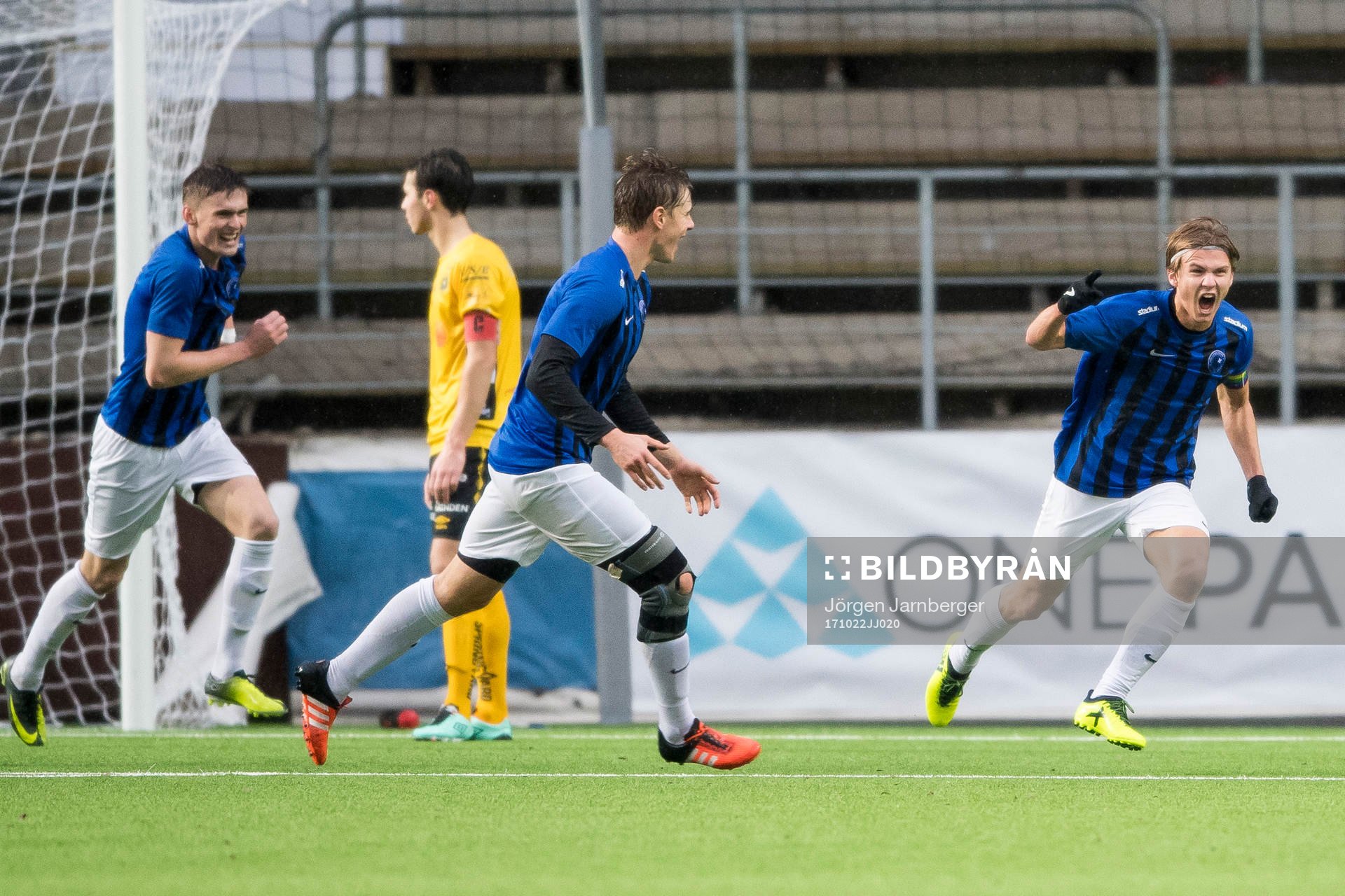 Täbys Joel Hansen jublar