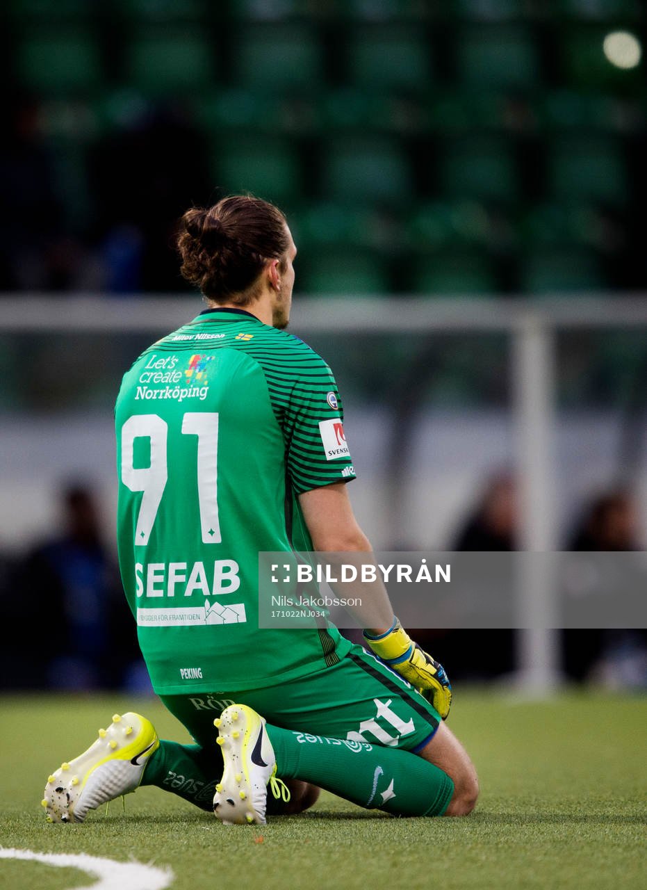 Norrköpings målvakt David Mitov Nilsson deppar