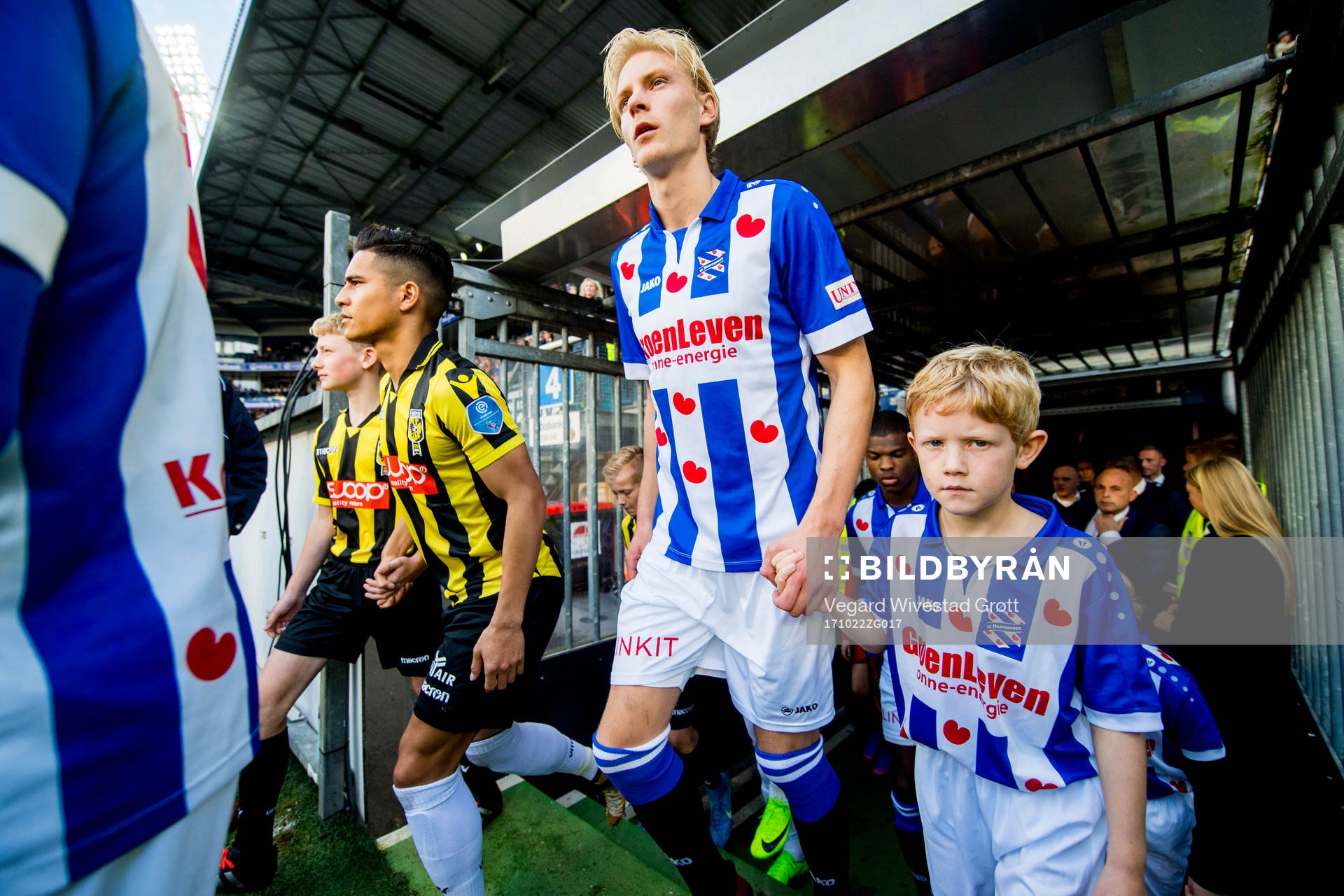 Morten Thorsby of Heerenveen enters the pitch