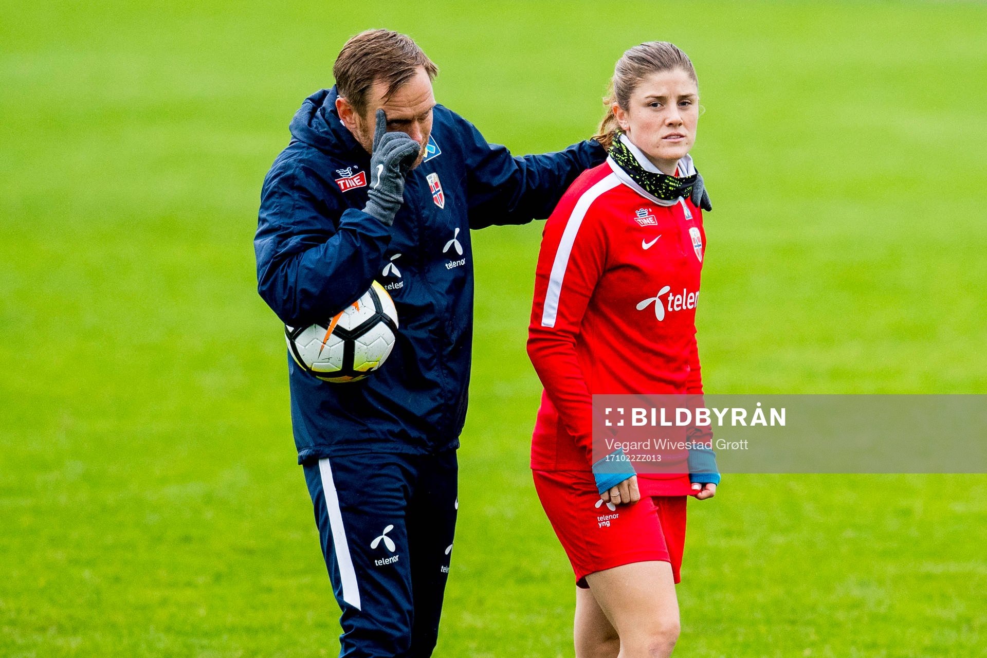 Martin Sjögren, head coach of Norway, and Maren Mjelde