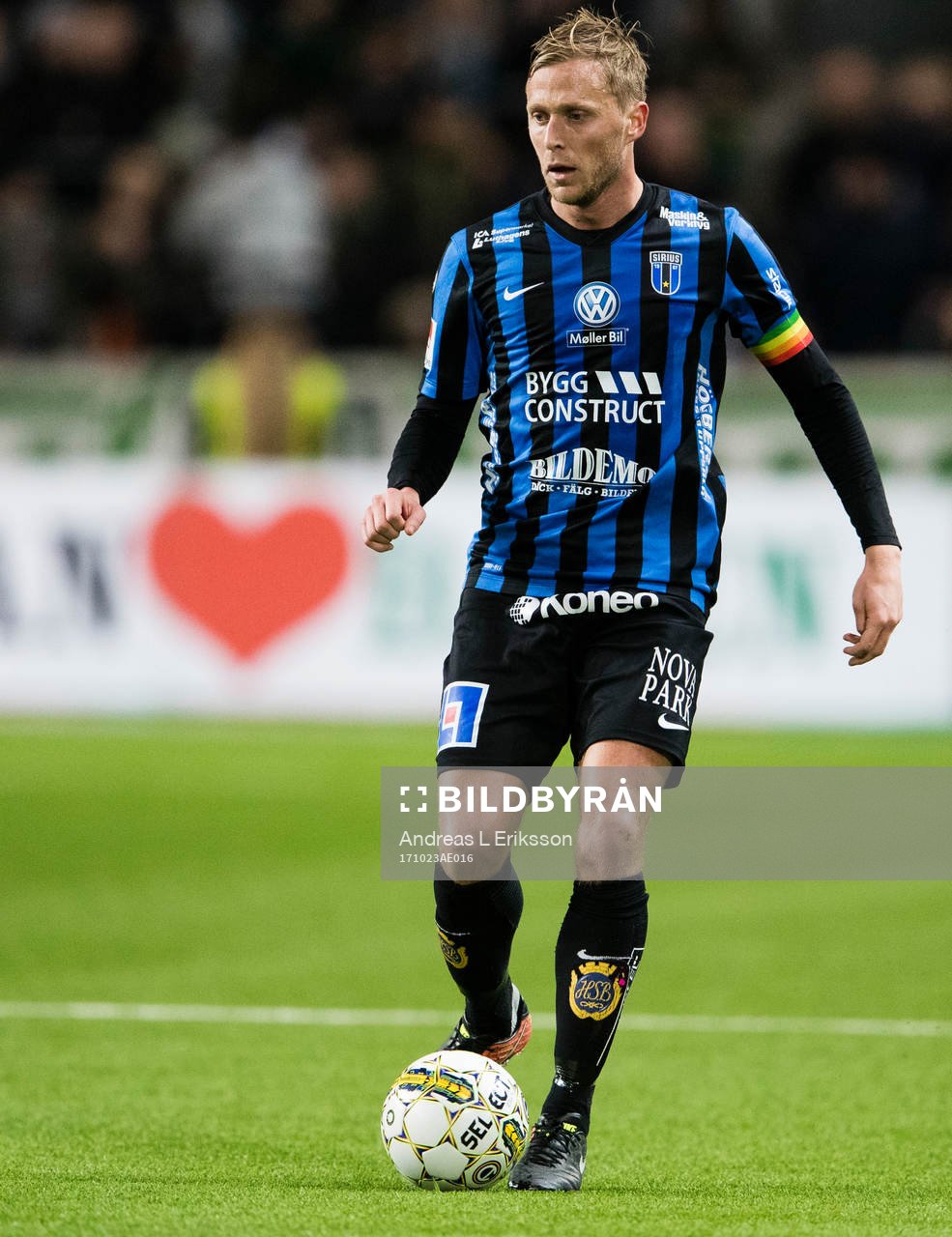 Sirius Christer Gustafsson med bollen