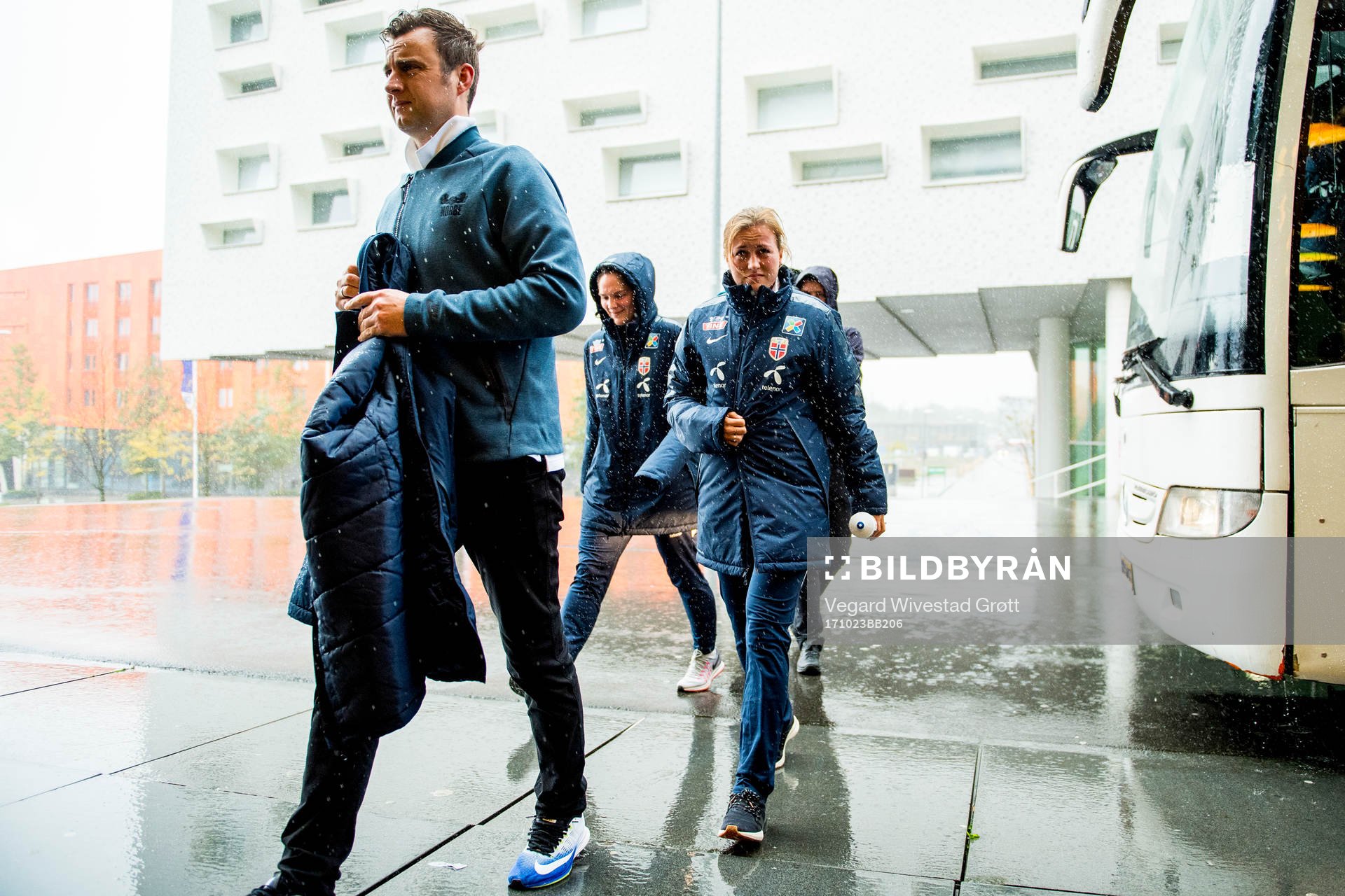 Roger Eskeland, goalkeeper coach of Norway, and Kristine