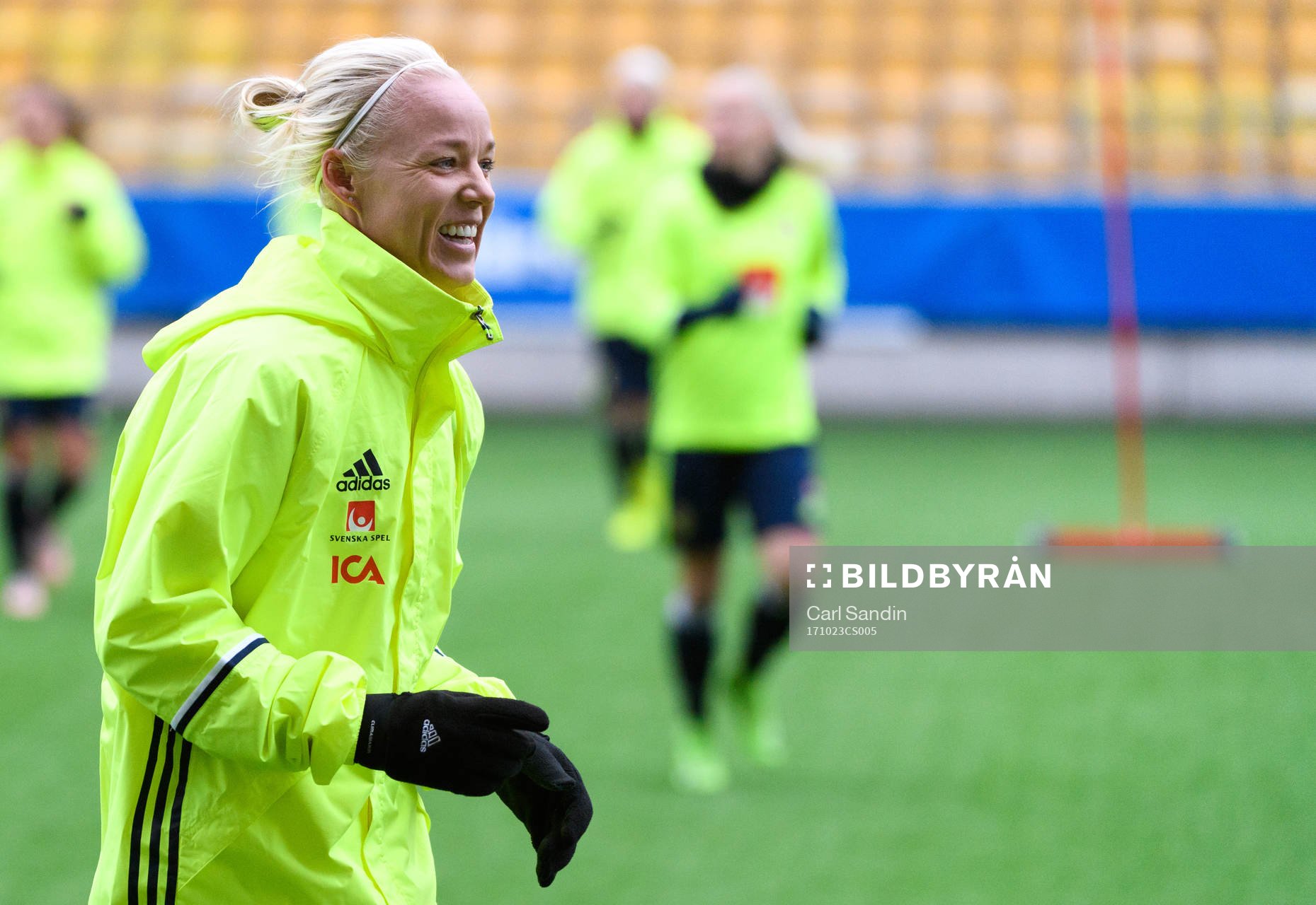 Sveriges Caroline Seger under en träning med det svenska damlandslaget i fotboll den 23 oktober 2017 i Borås.