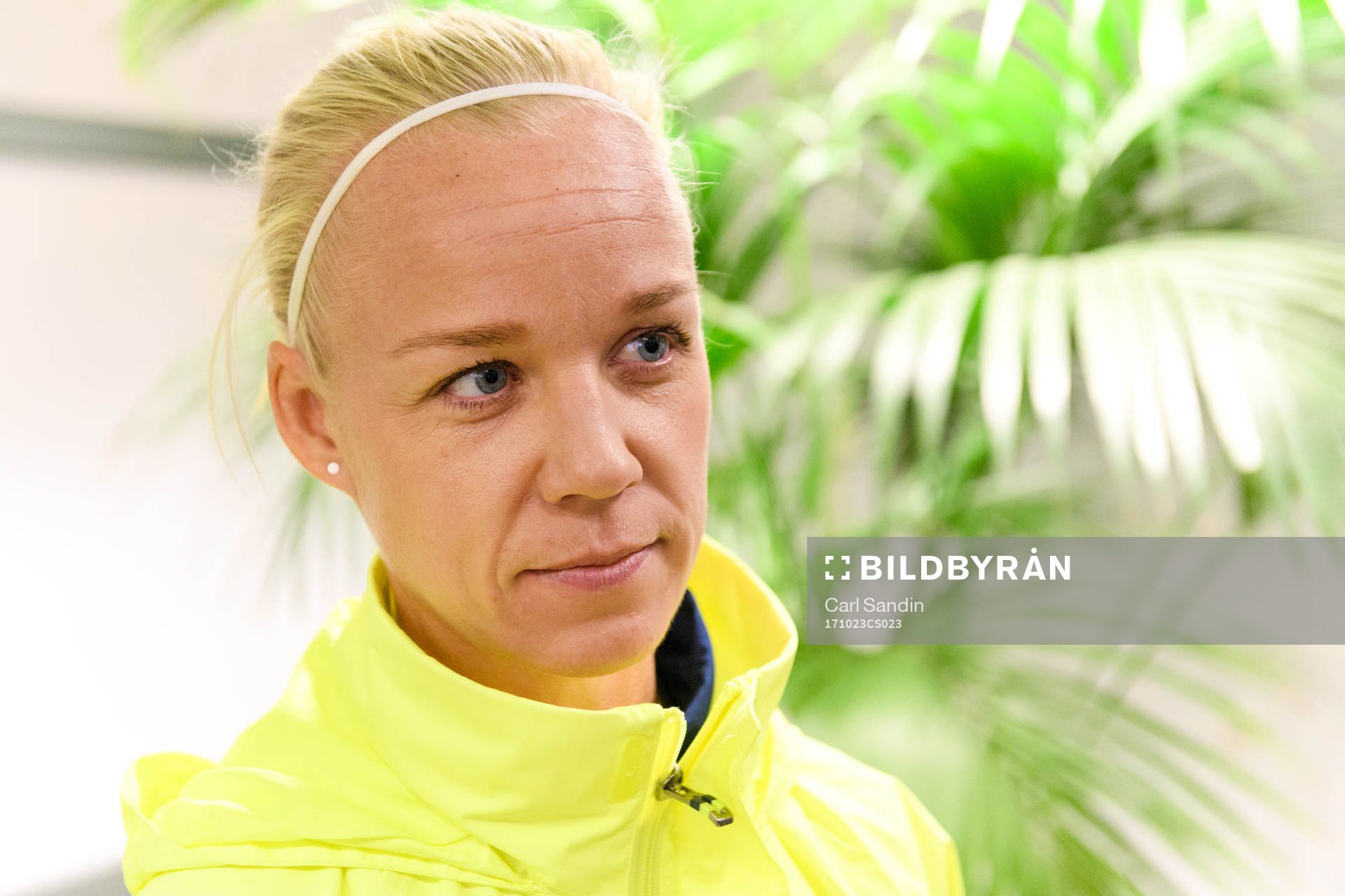 Caroline Seger blir intervjuad