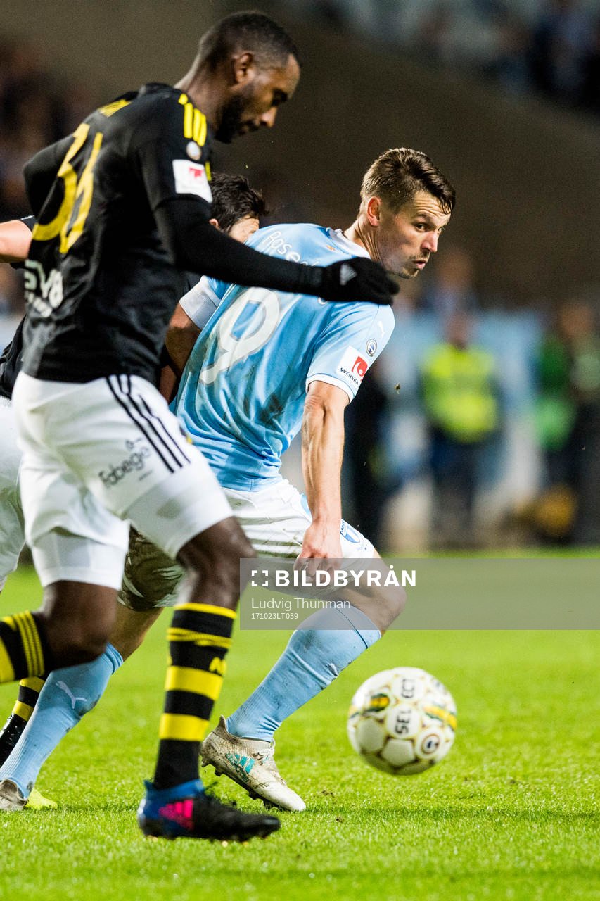 s Henok Goitom jagar Malmö FFs Markus Rosenberg