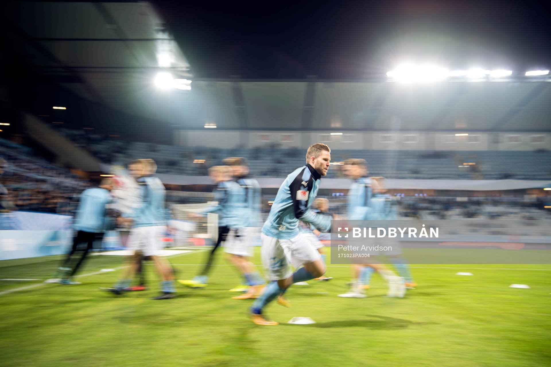 Malmö FFs Lasse Nielsen värmer upp