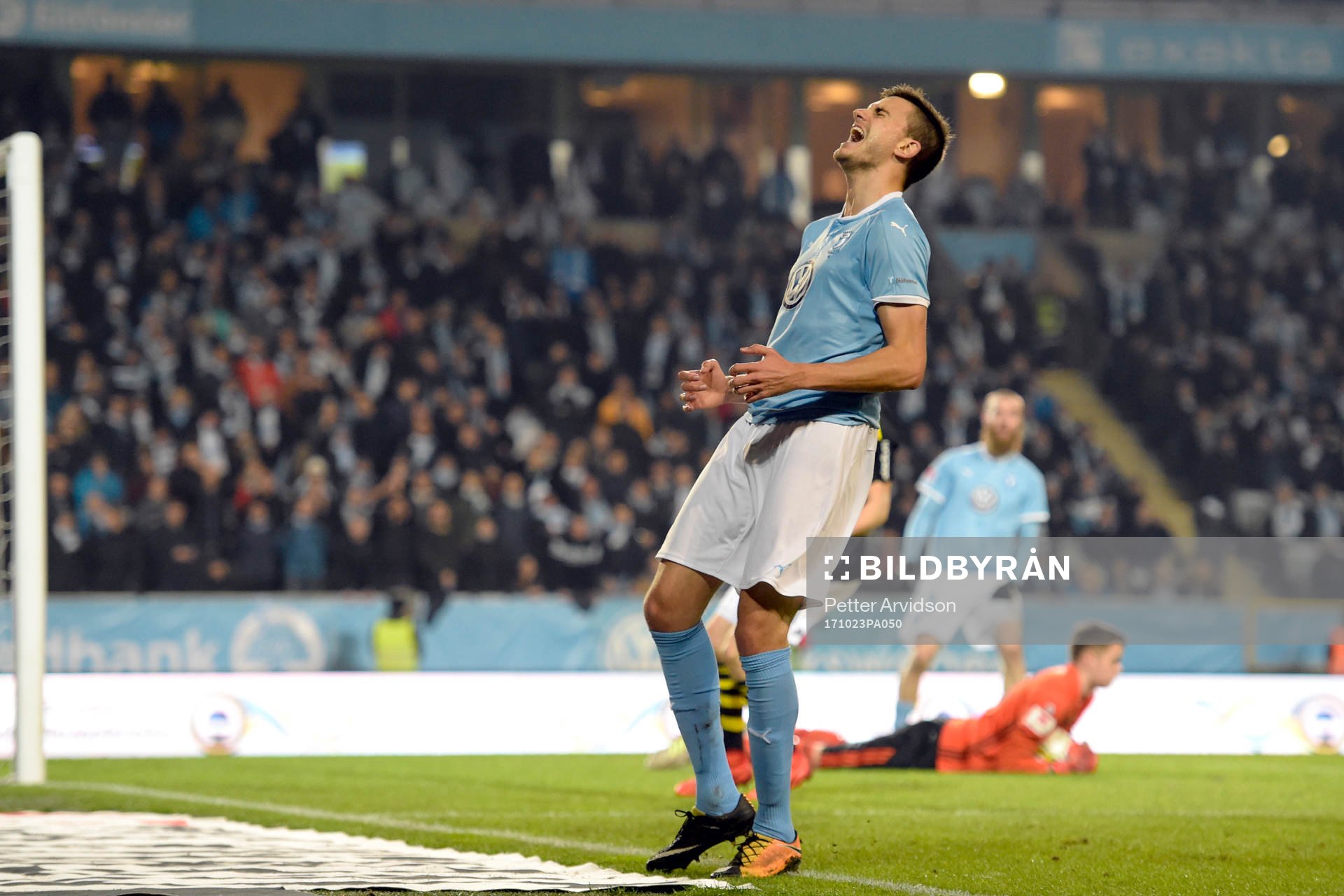 Malmö FFs Alexander Jeremejeff deppar
