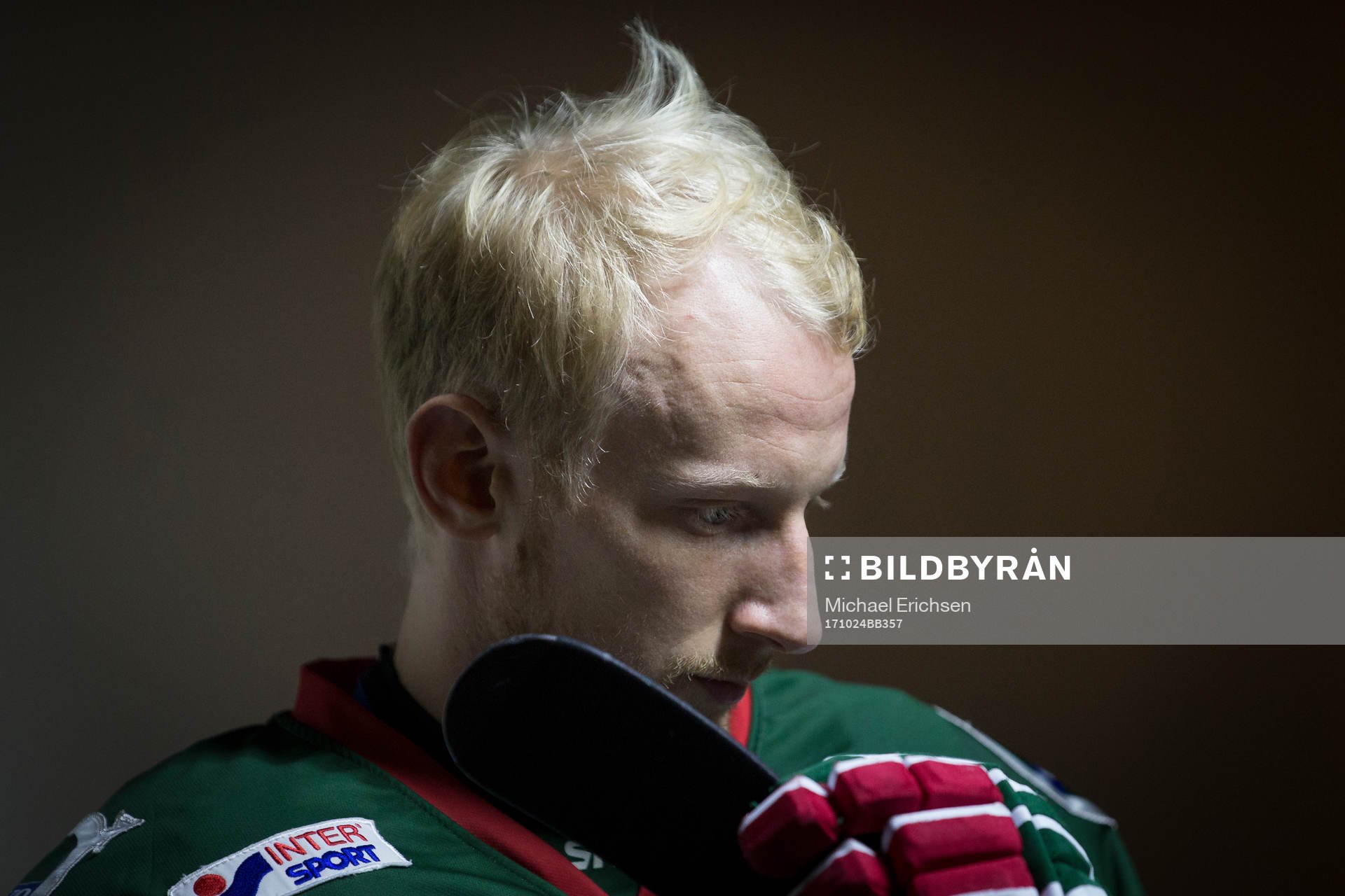 Frölundas Simon Hjalmarsson innan ishockeymatchen i SHL