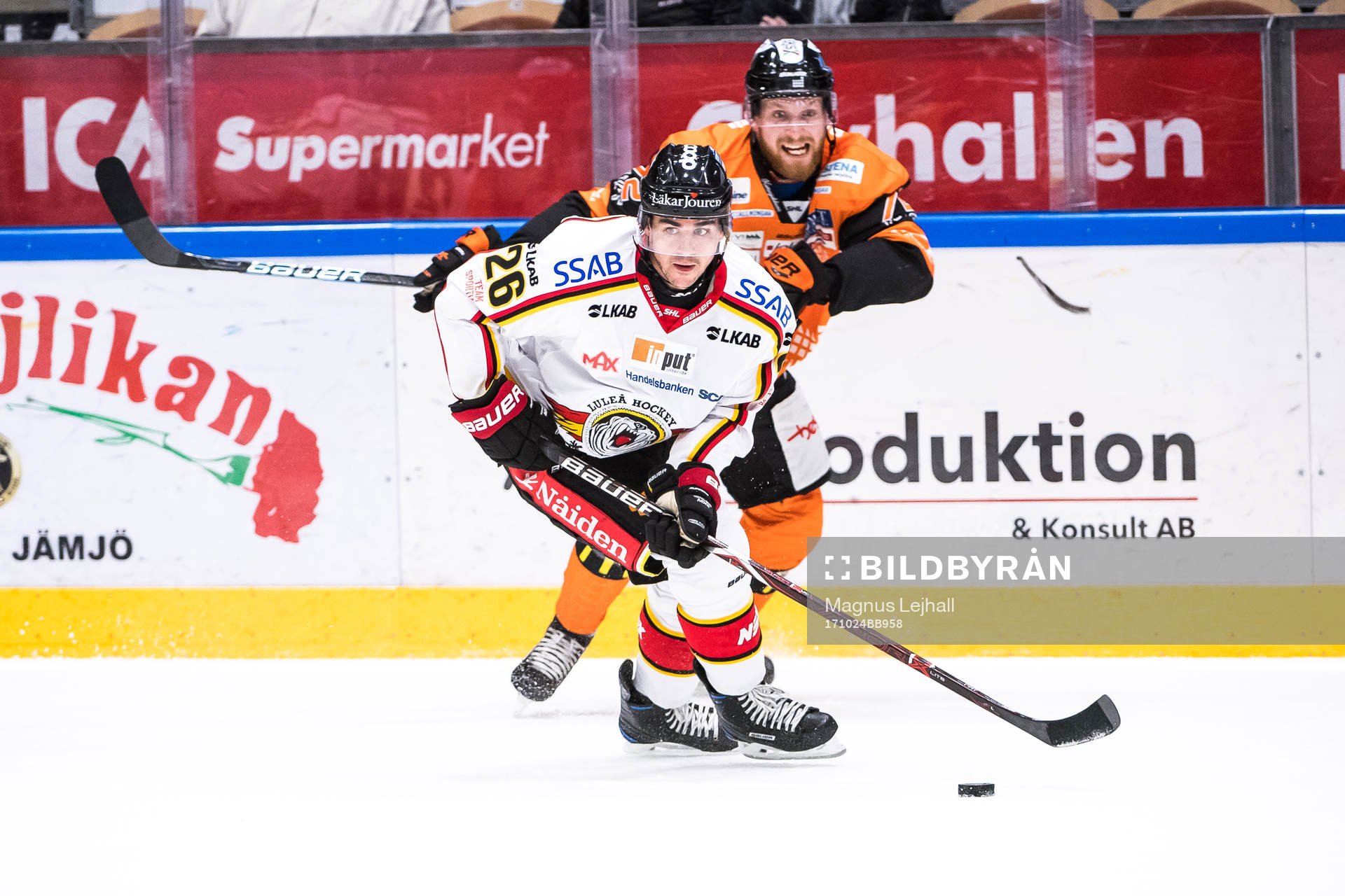 Luleås Joey Hishon  och Karlskronas Joachim Rohdin