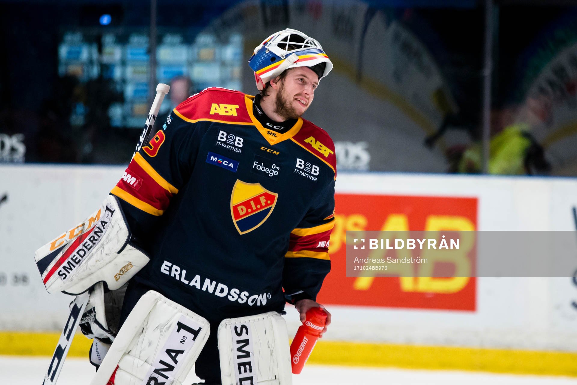 Djurgårdens målvakt Adam Reideborn ser glad ut
