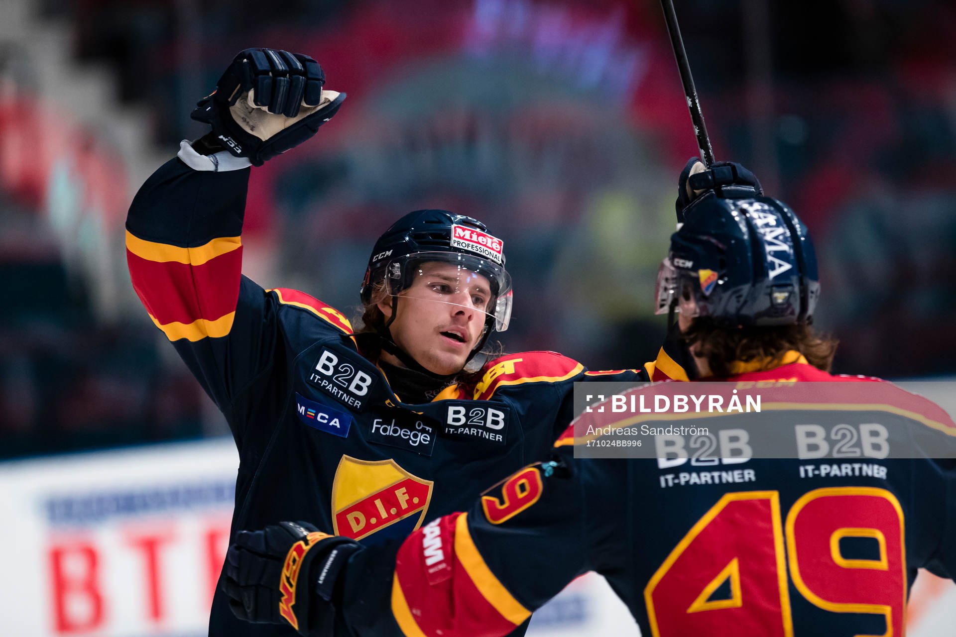 Djurgårdens Axel Jonsson Fjällby jublar med David