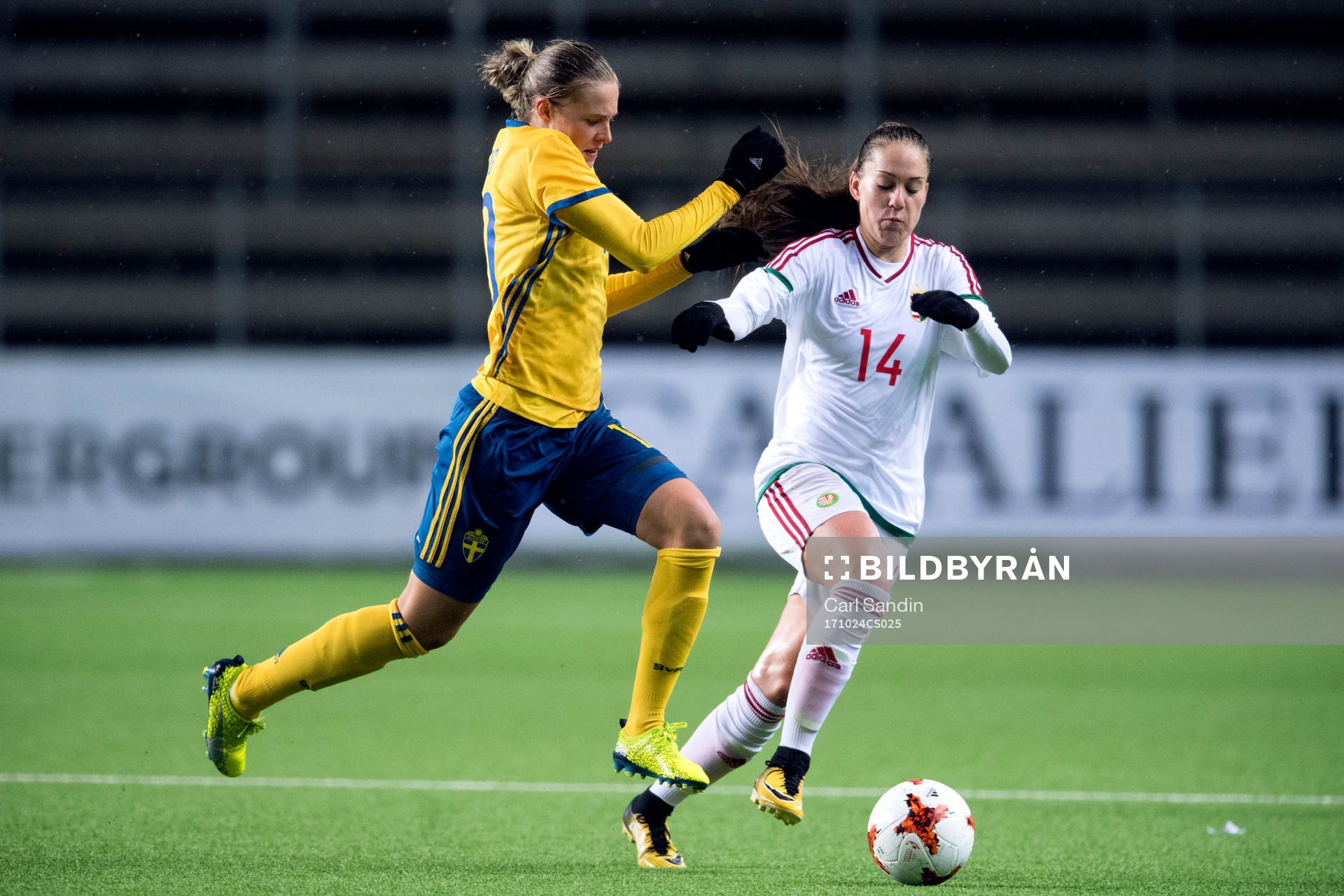 Sveriges Lina Hurtig och Ungerns Evelin Mosdoczi