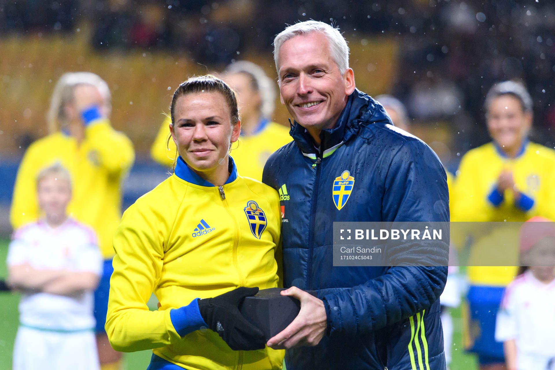 Sveriges Jessica Samuelsson hyllas för att hon gjort 50