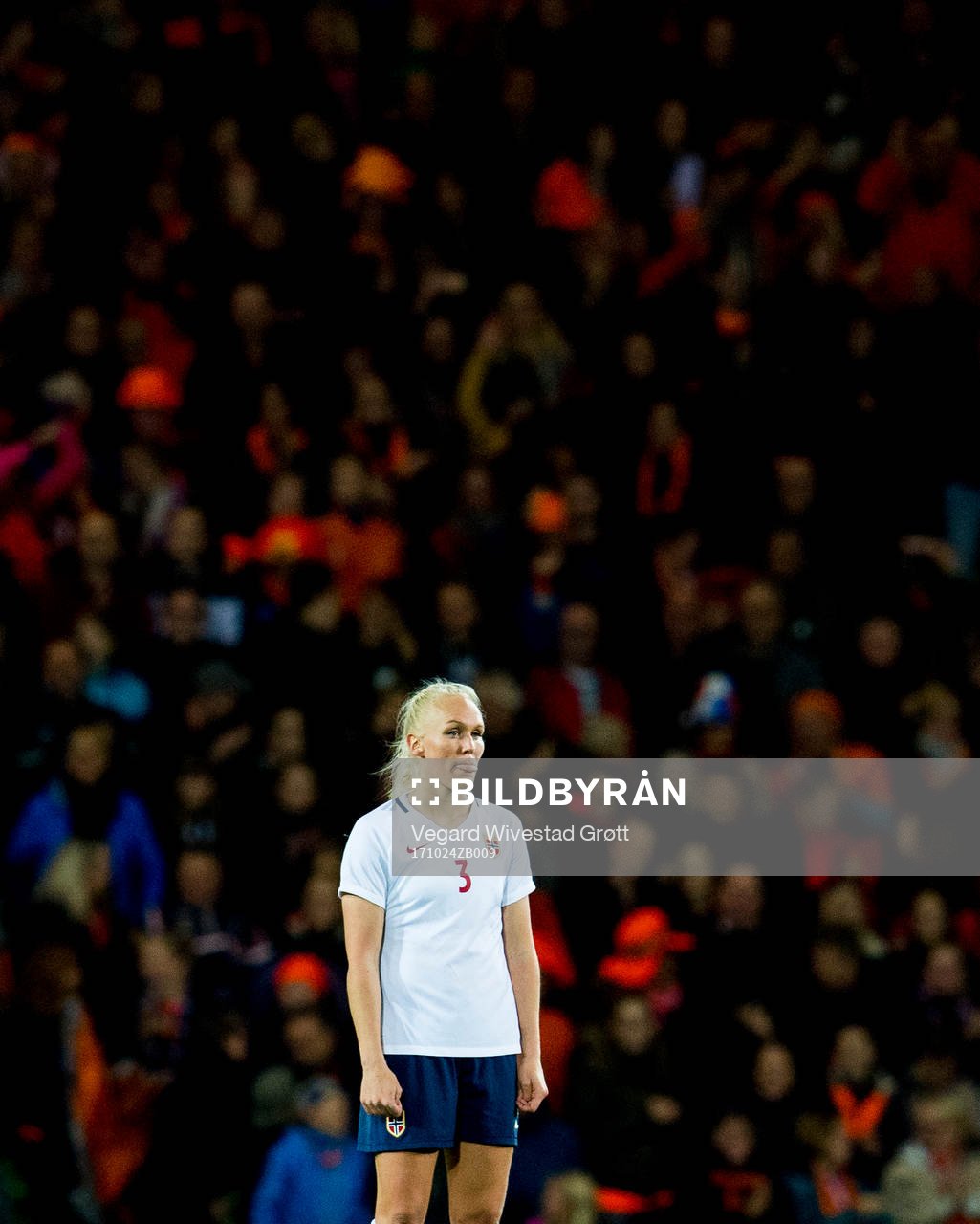 Maria Thorisdottir of Norway looks dejected as Netherlands