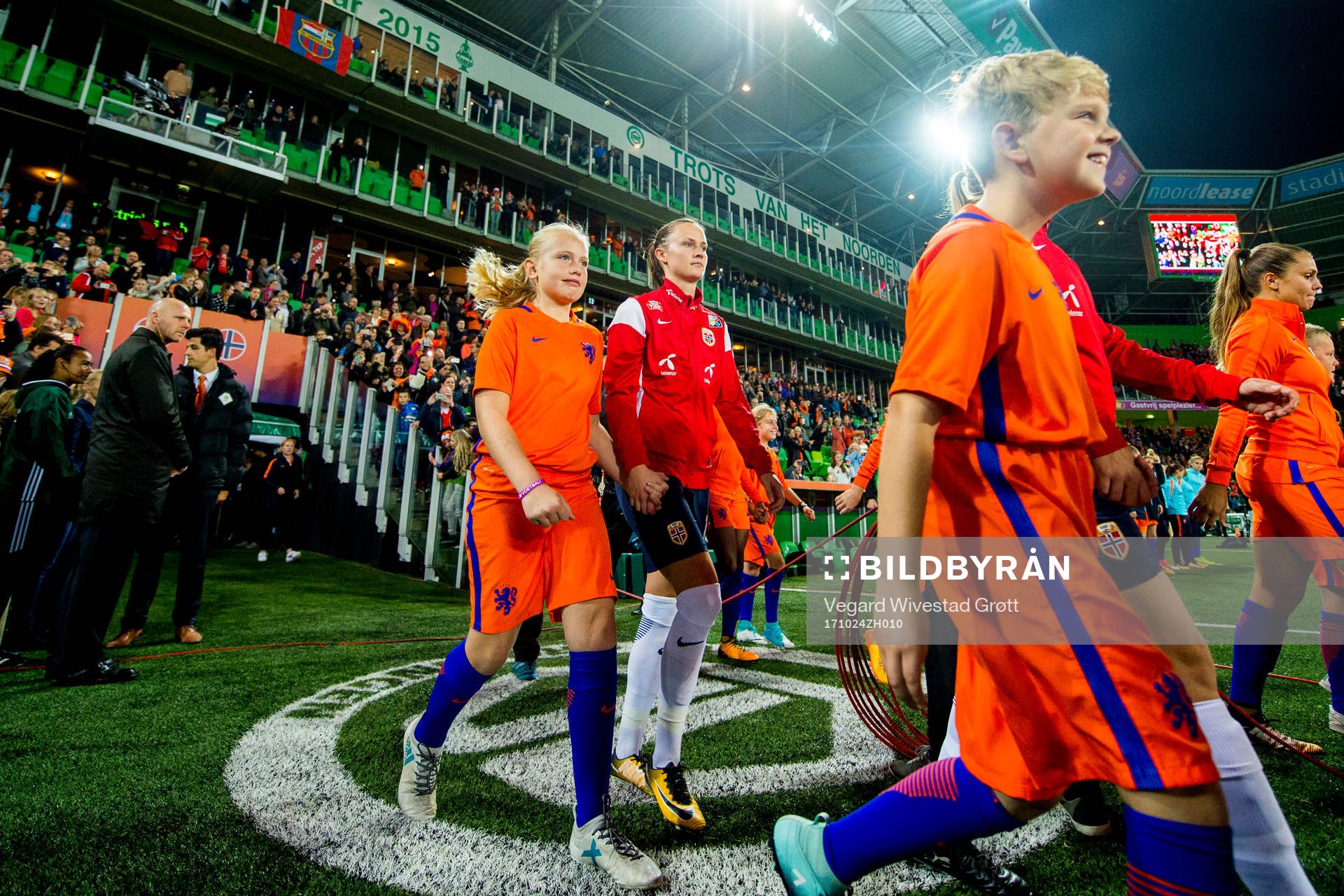 Caroline Graham Hansen of Norway walks out to the pitch