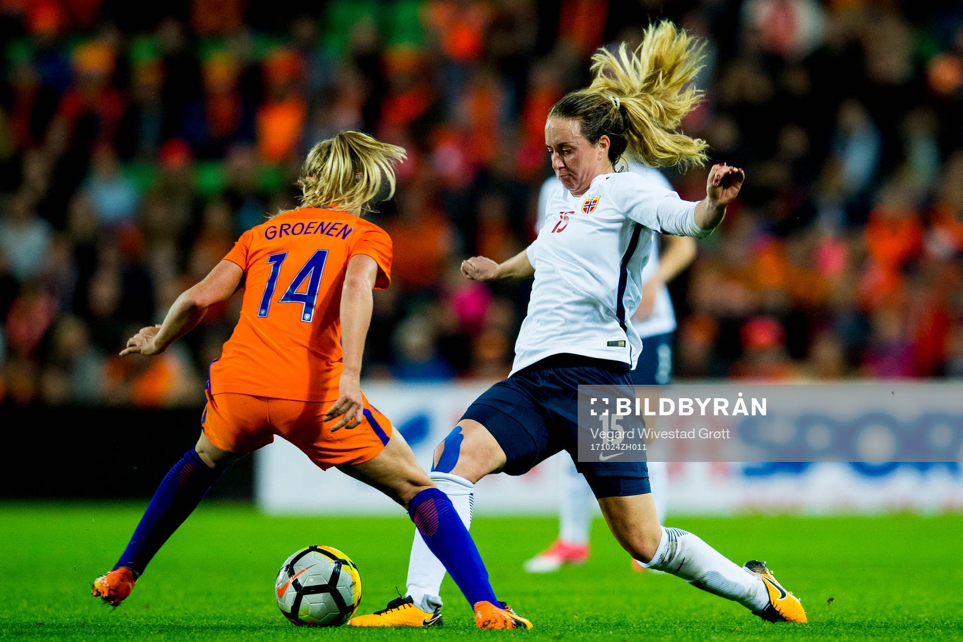 Jackie Groenen of The Netherlands and Ingrid Schjelderup of