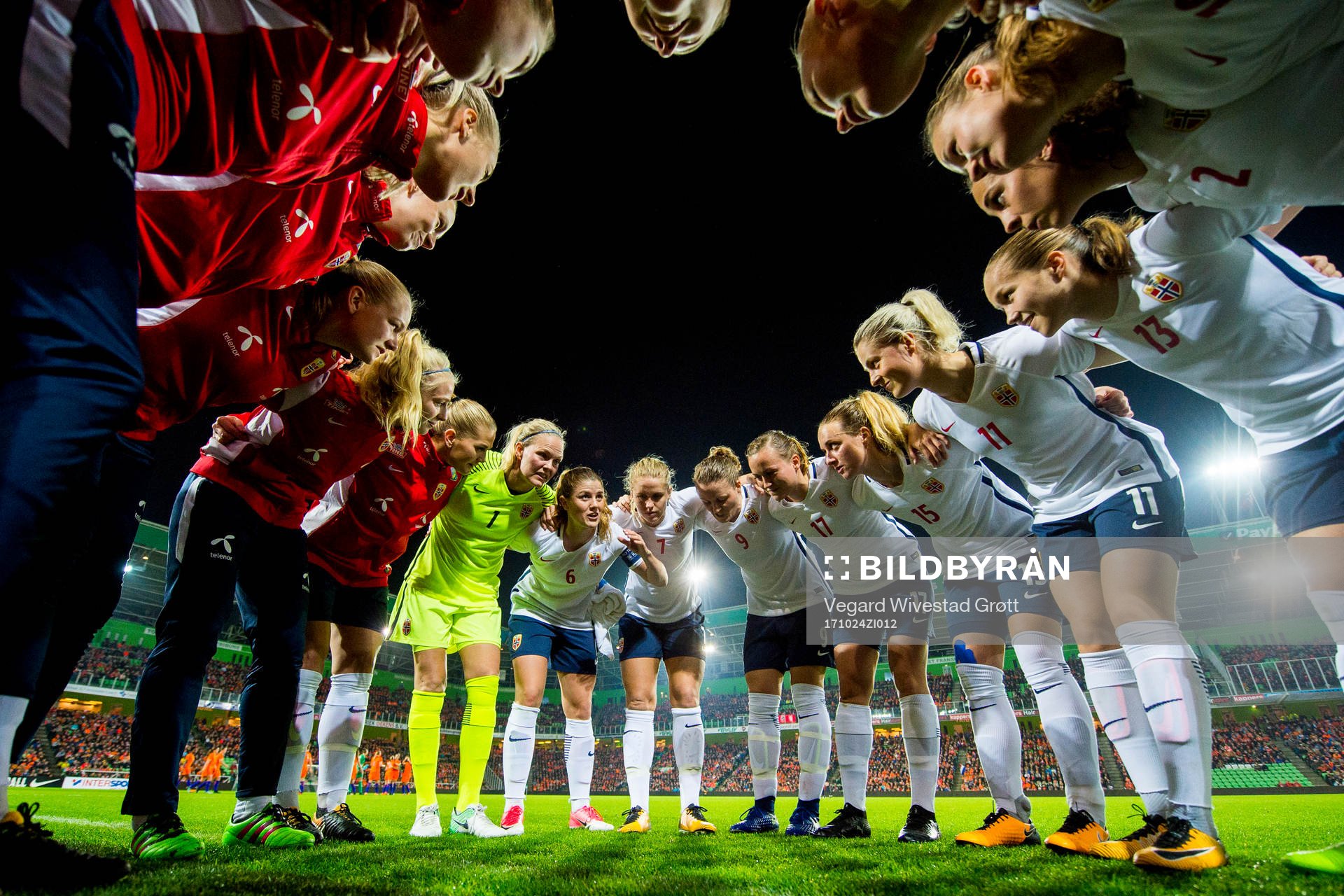Norway's captain Maren Mjelde gathers the team in a circle