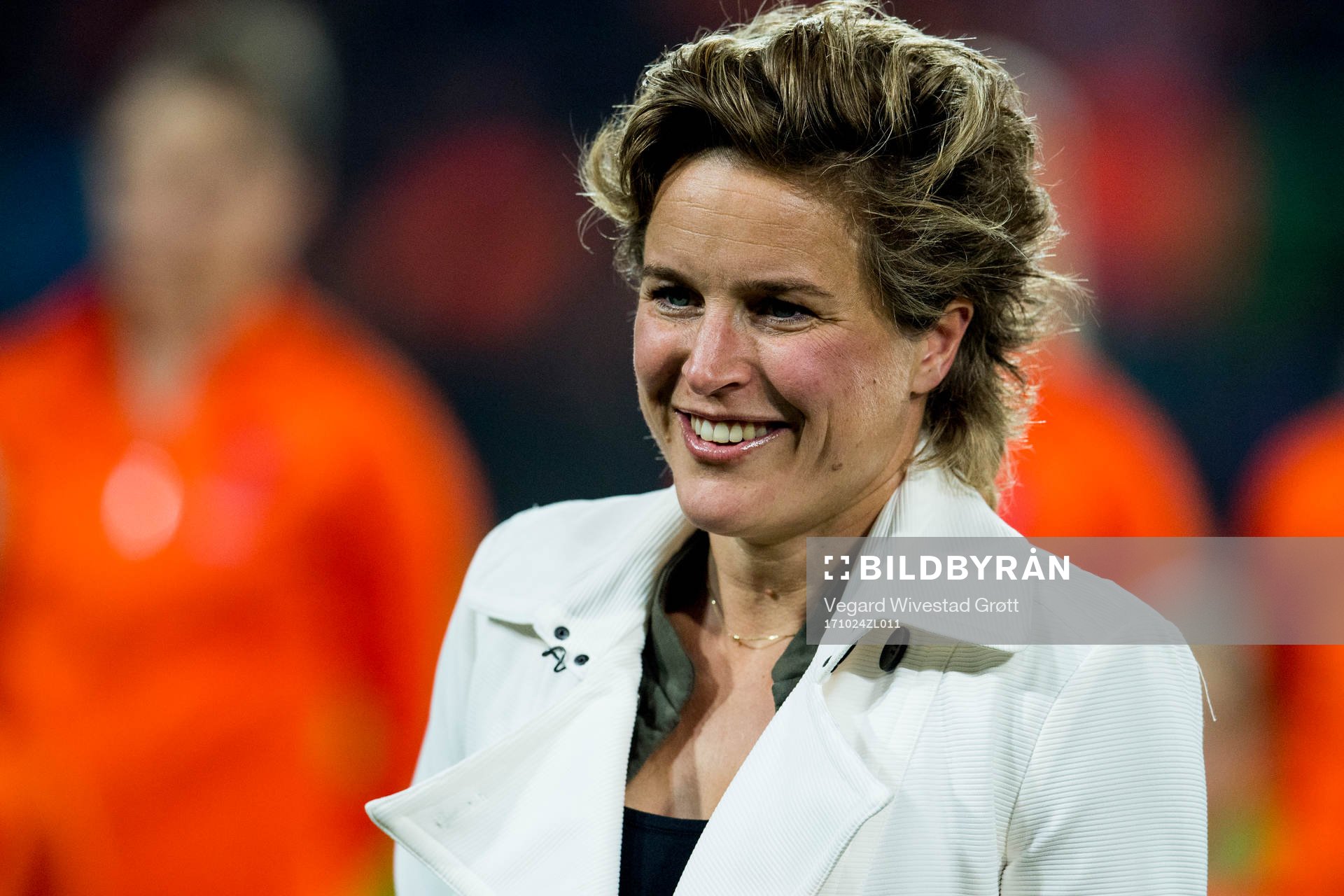 Daphne Koster receives a prize