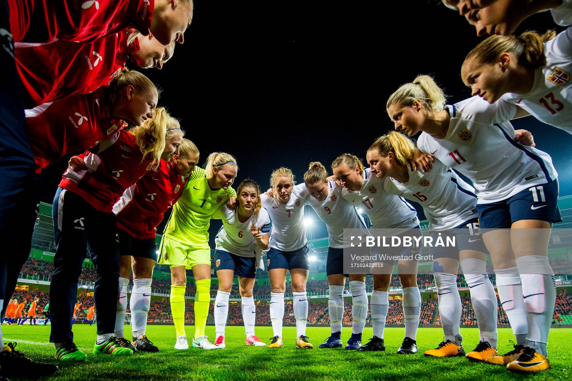 Norway's captain Maren Mjelde gathers the team in a circle