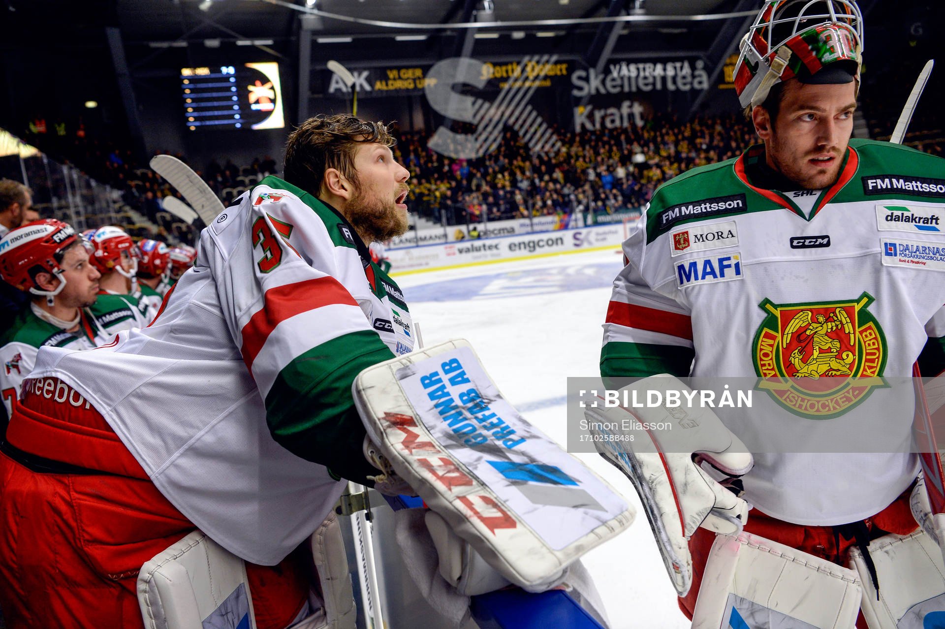 Moras målvakt Christian Engstrand och målvakt Mattias