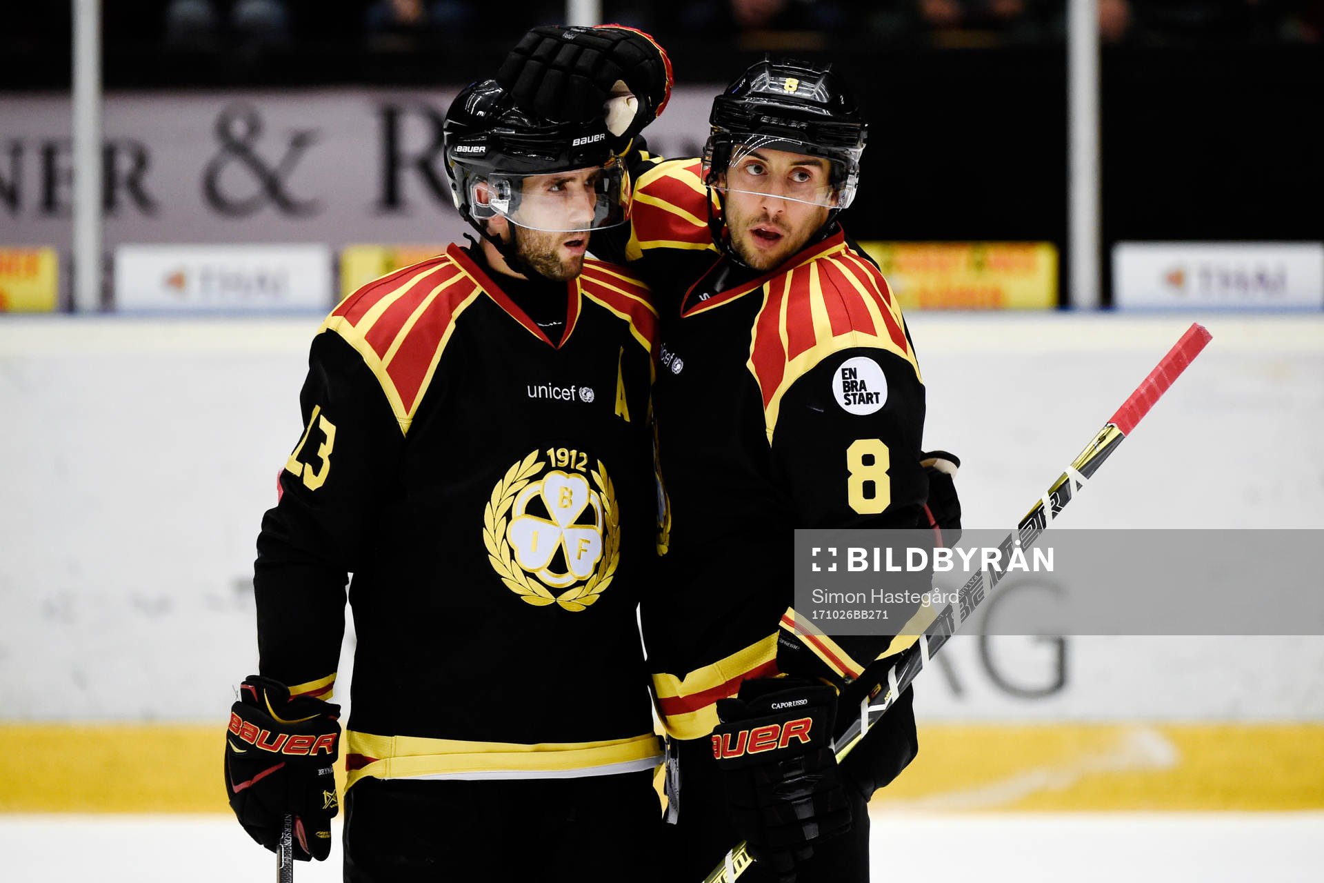 Brynäs Ryan Gunderson och Aaron Palushaj jublar