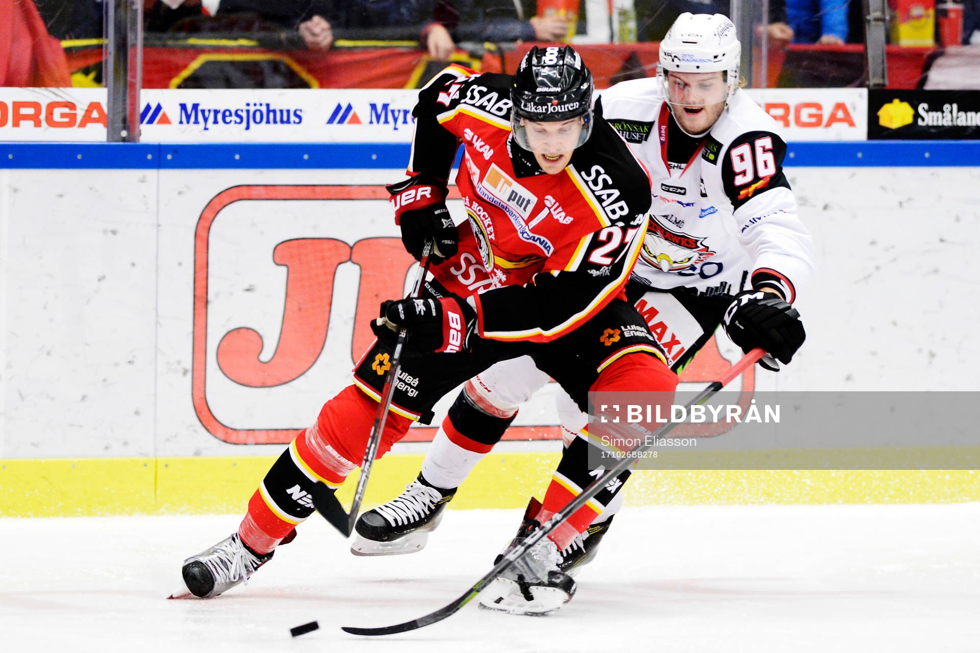Malmö Redhawks Kim Rosdahl och Luleås Brendan Mikkelson i