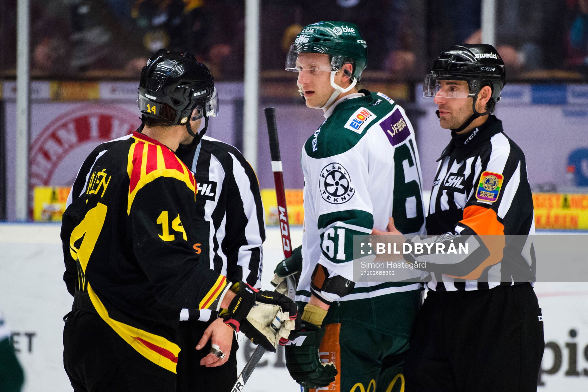 Irriterat mellan Brynäs Johan Alcén och Färjestads Johan