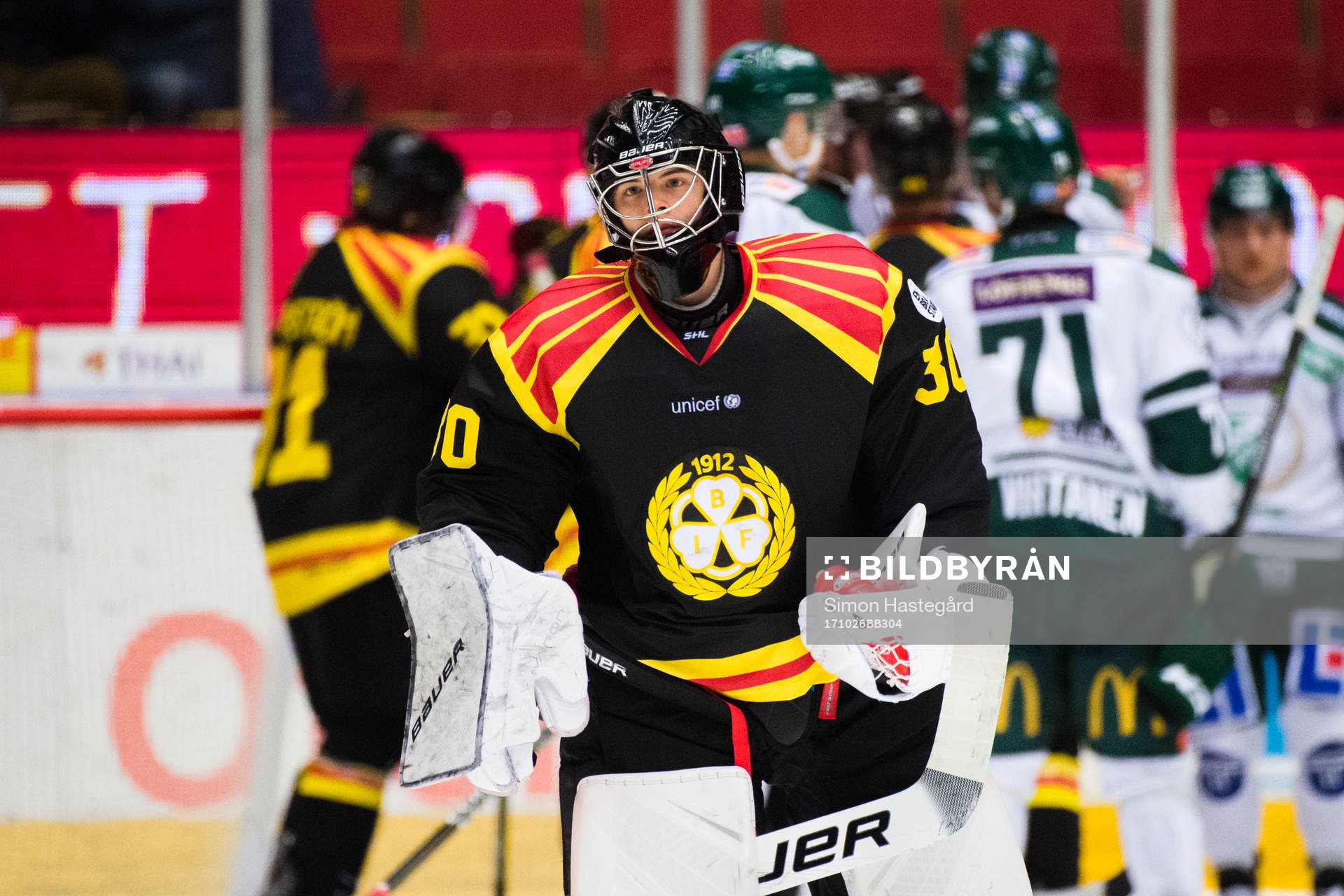 Brynäs målvakt Samuel Ersson deppar