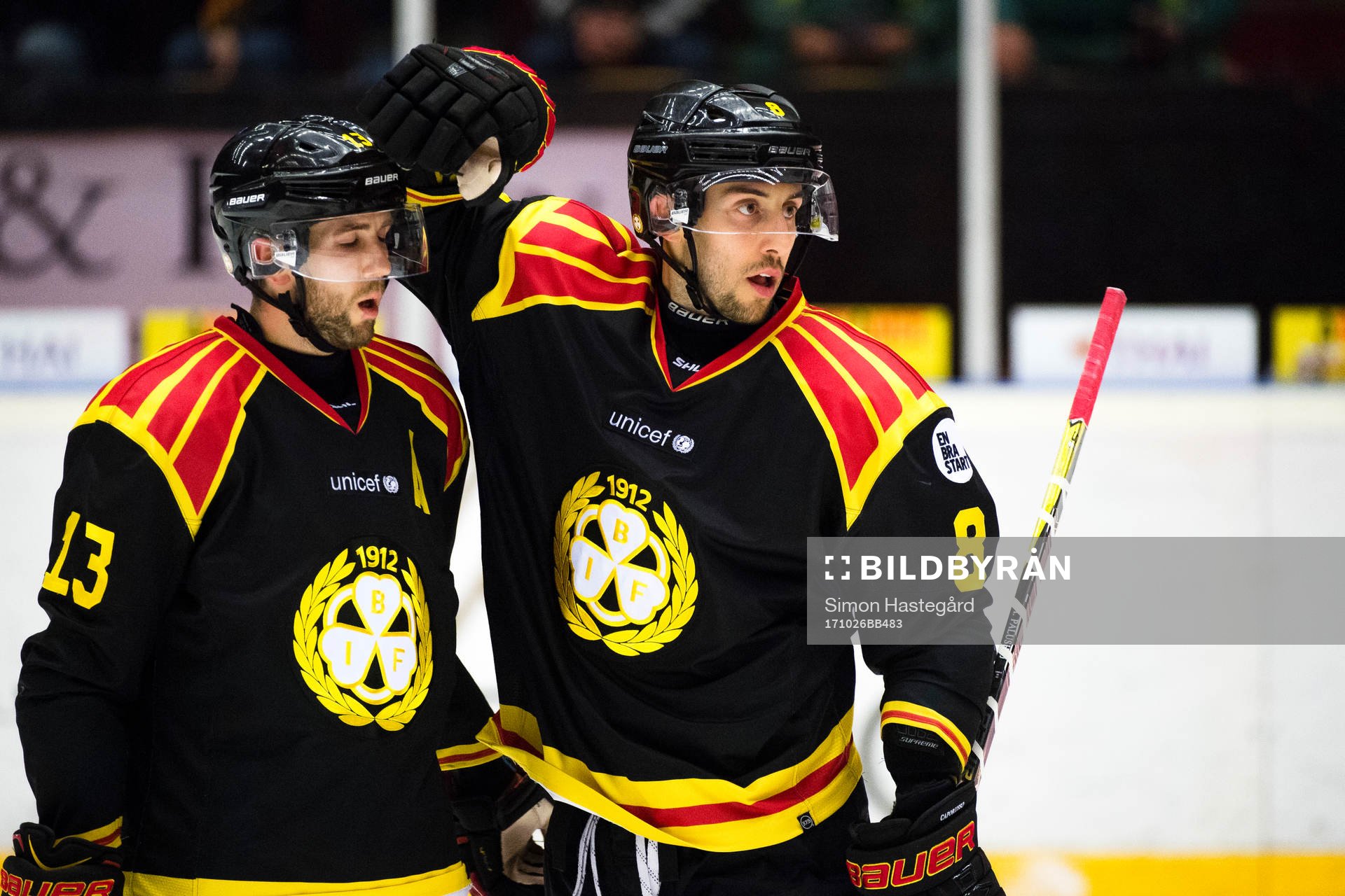 Brynäs Ryan Gunderson och Aaron Palushaj jublar