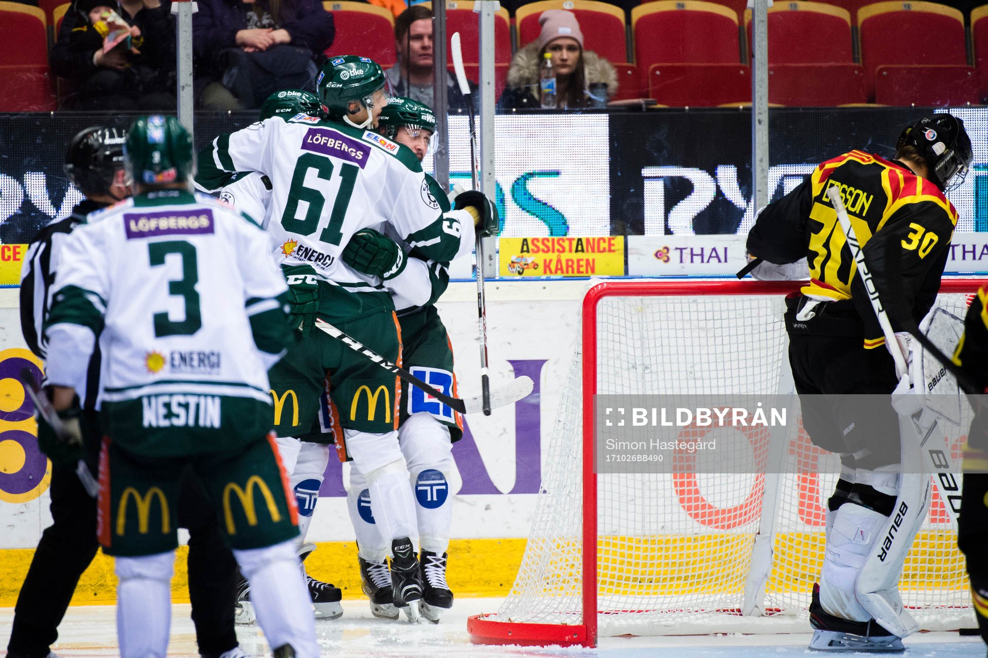 Färjestads Johan Ryno och Jesse Virtanen jublar