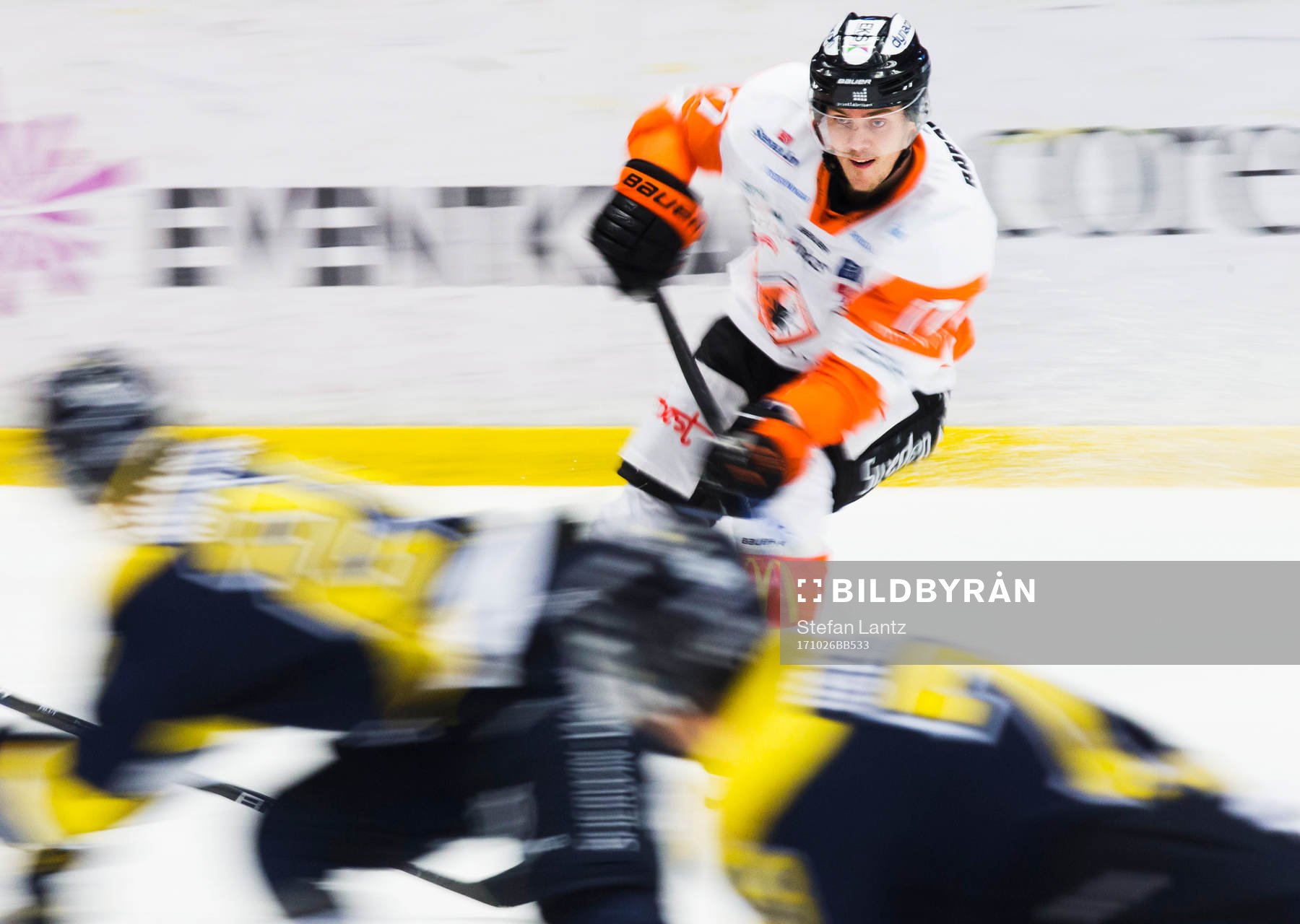 Karlskronas Joel Kellman med pucken