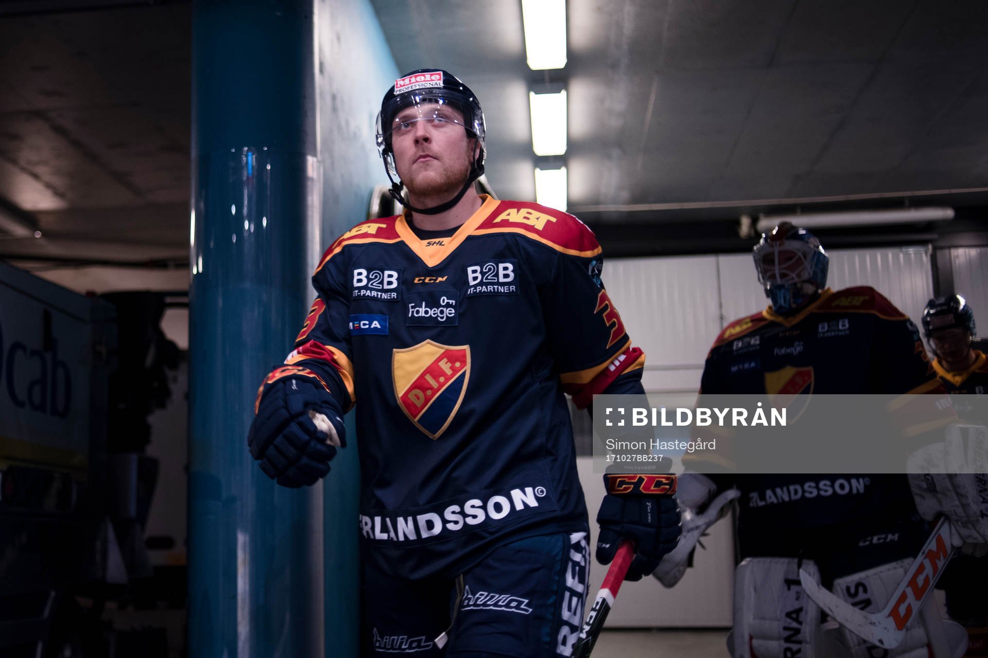 Djurgårdens Linus Hultström före ishockeymatchen i SHL