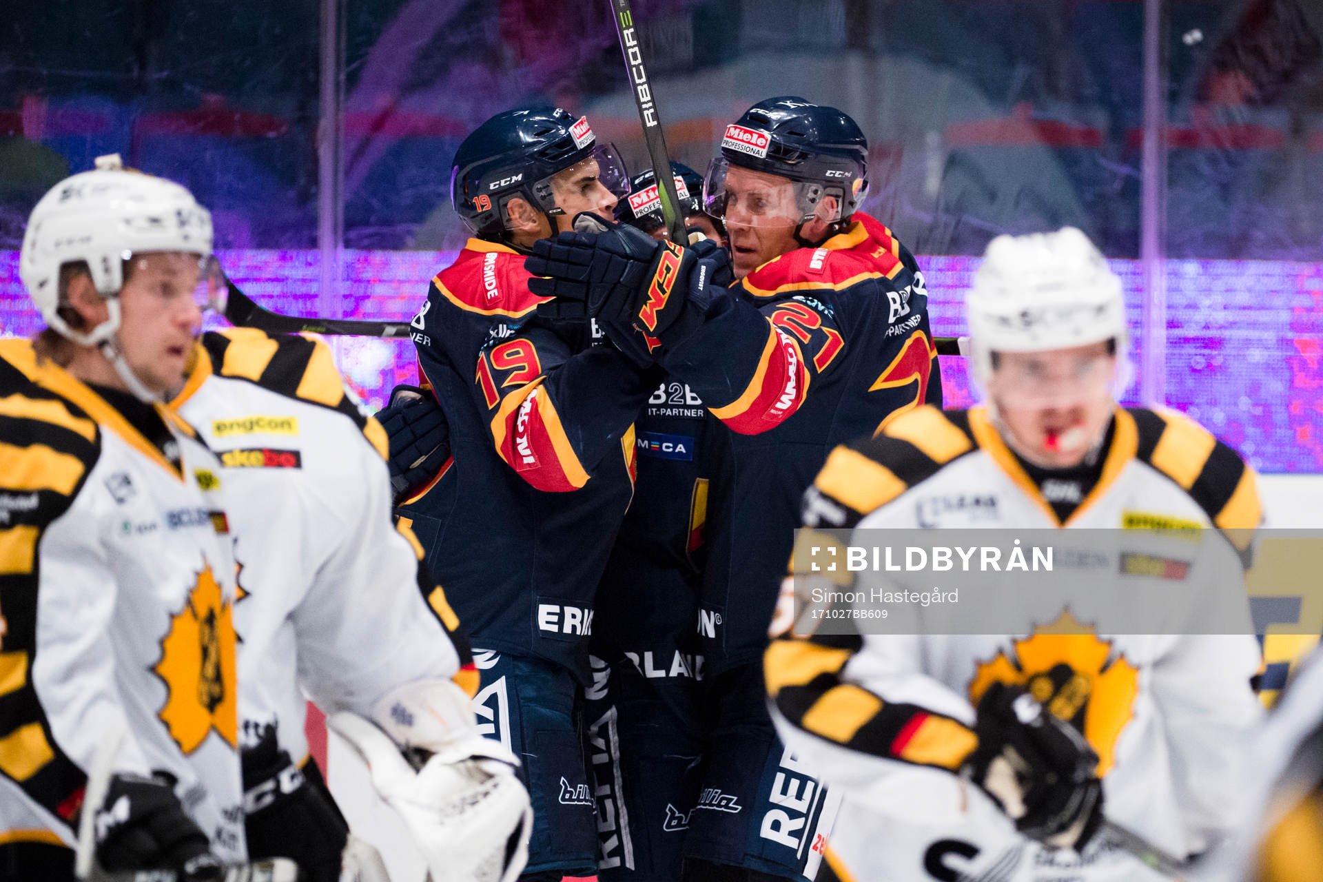 Djurgårdens Rene Bourque och Andreas Engqvist jublar
