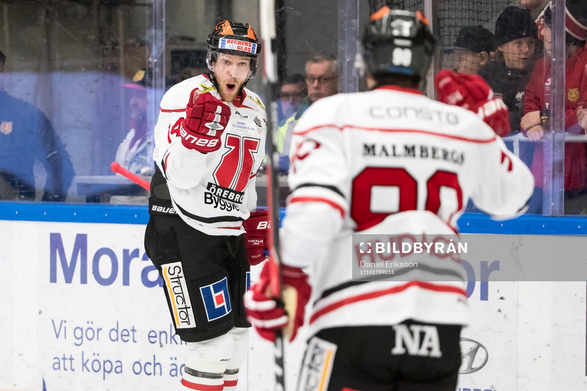Örebros Tom Wandell jublar