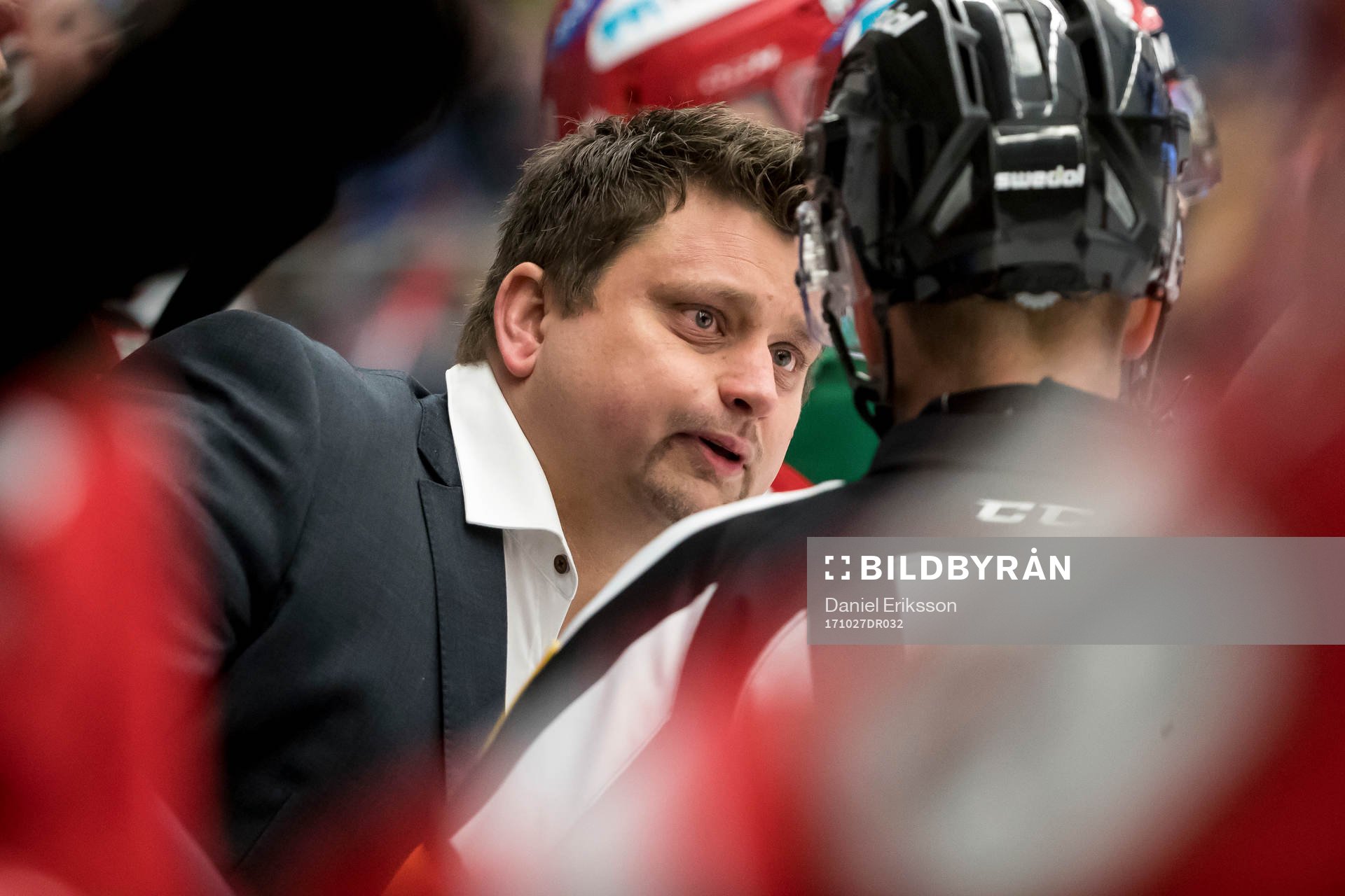 Moras tränare Mattias Karlin  i ishockeymatchen i SHL