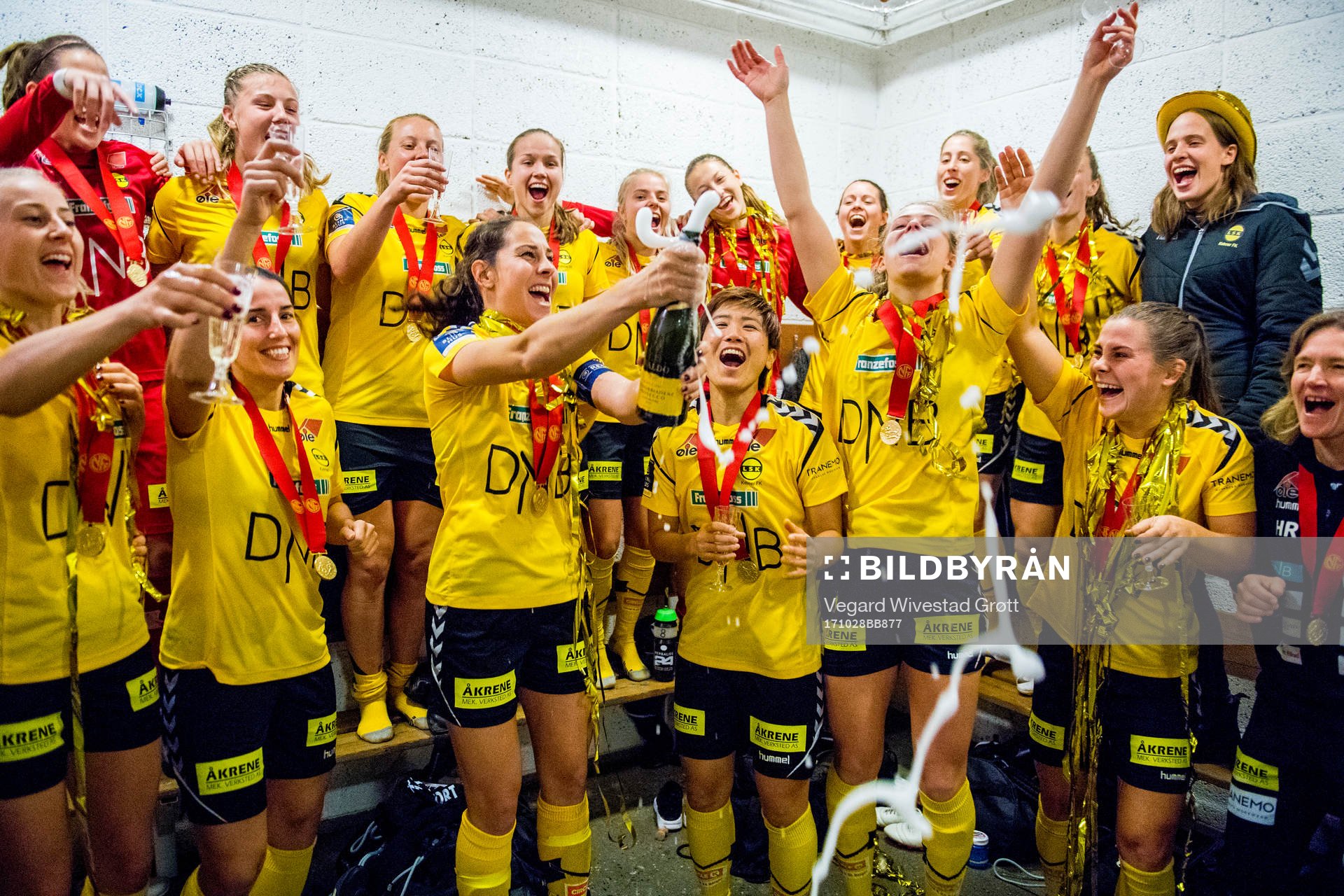 LSK Kvinner celebrates in the dressing room after winning the league during the Toppserien match between LSK Kvinner and Stabæk on October 28, 2017 in Lillestrøm.