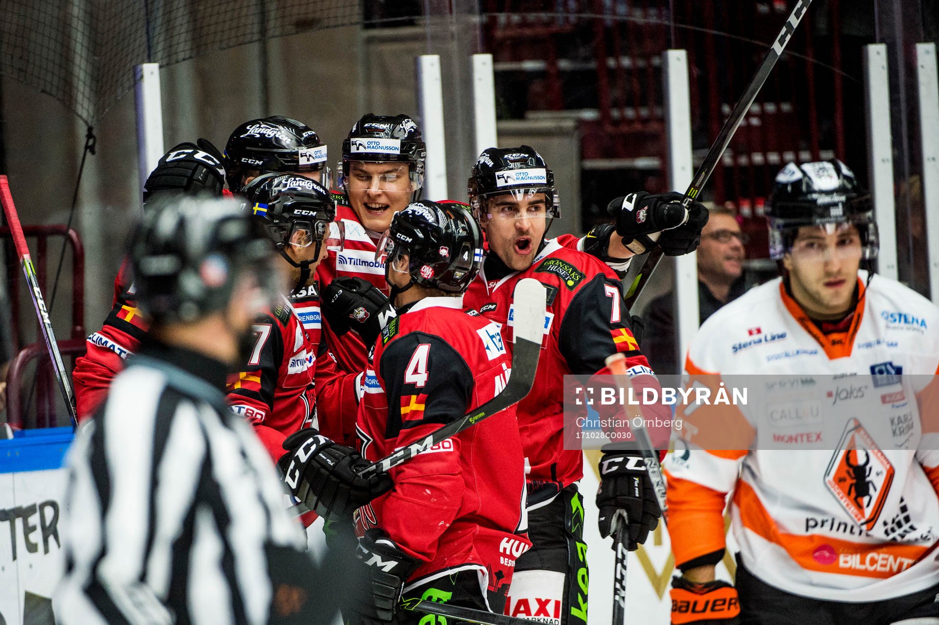 Malmö Redhawks spelare jublar